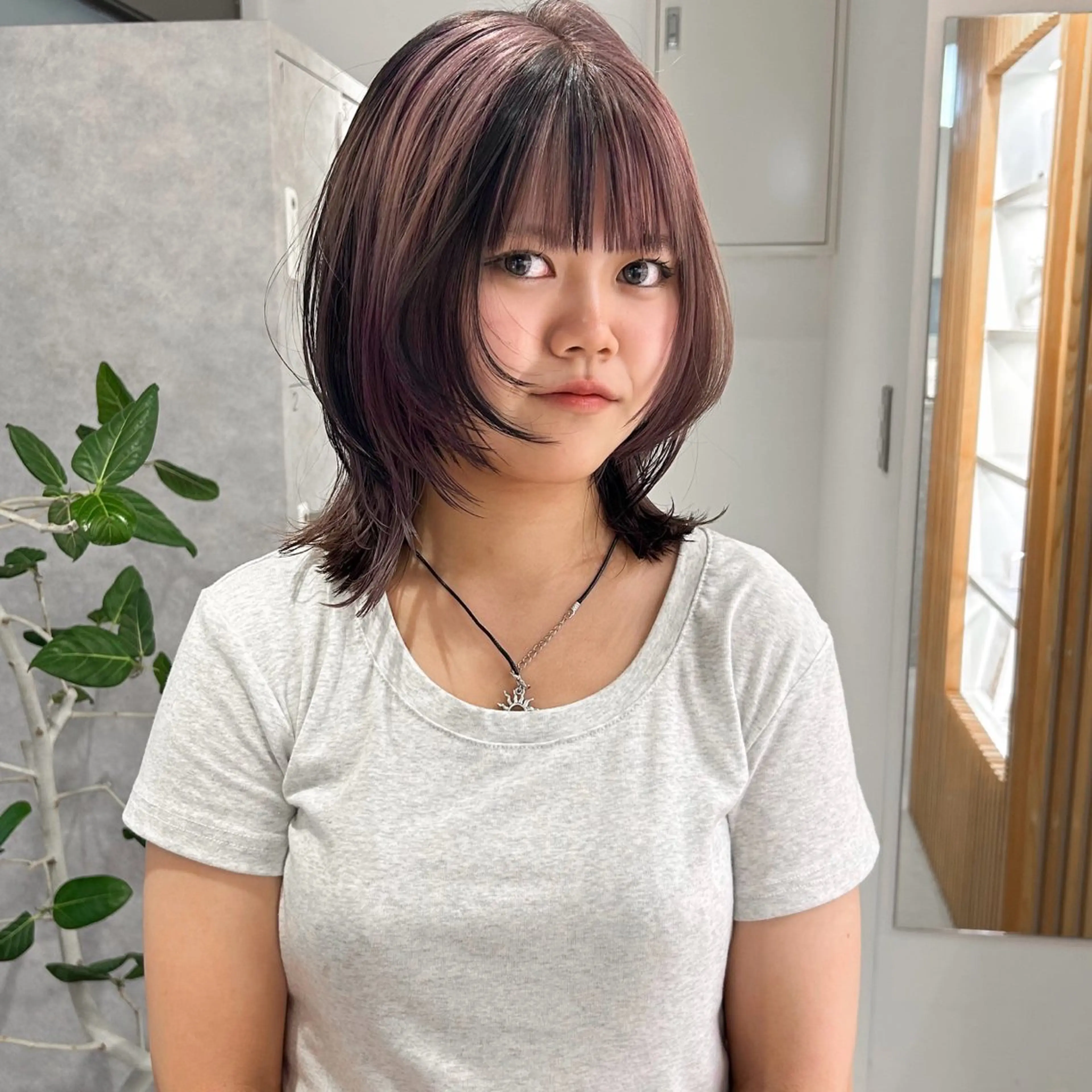 ミディアム カラー ベージュカラー ブリーチ デザインカラー ハイトーンカラー ピンクカラー ダブルカラー,透け カラーHINARIのヘアスタイル