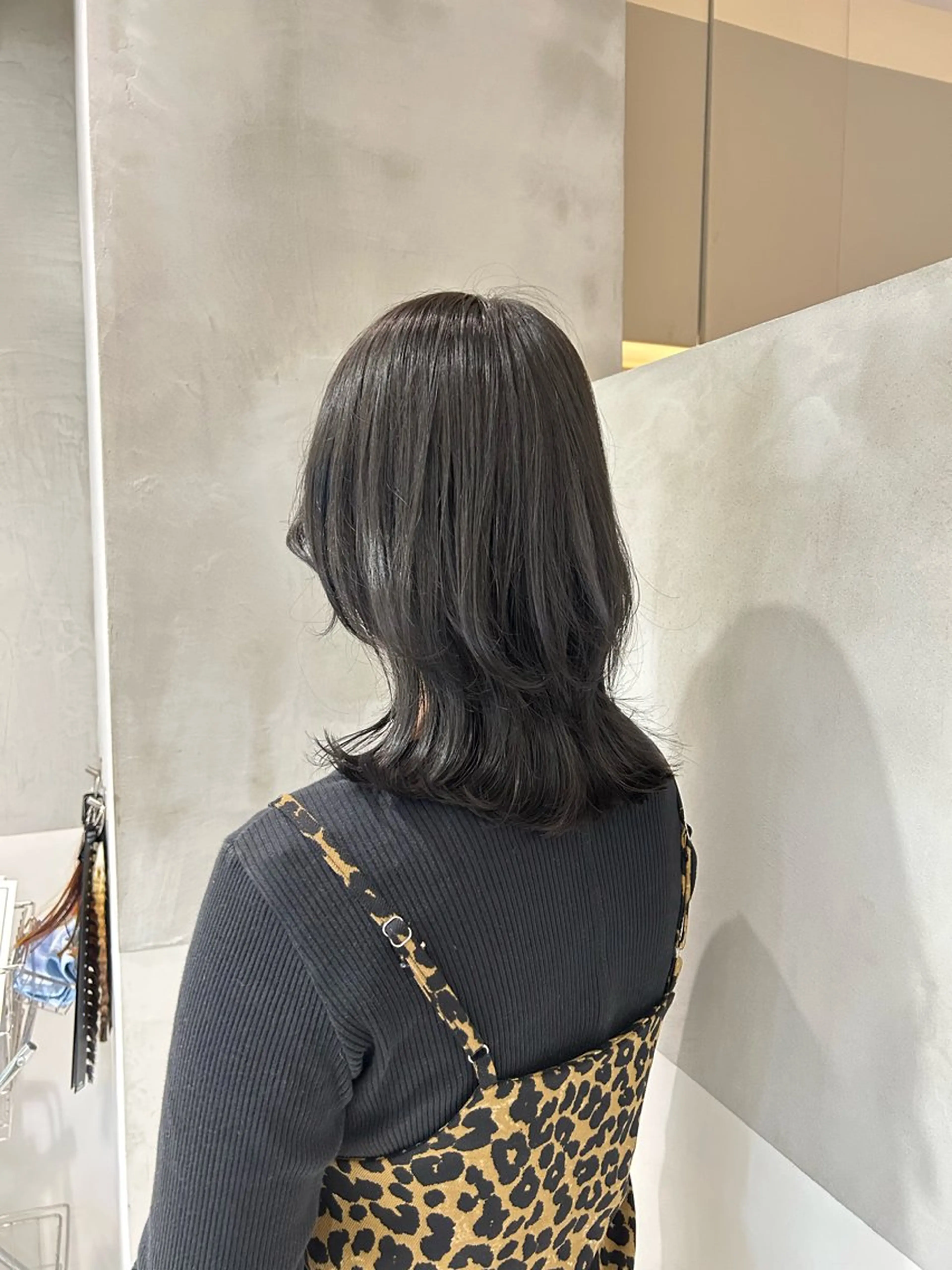 ミディアム 似合わせレイヤー 🩶アヤラのヘアスタイル