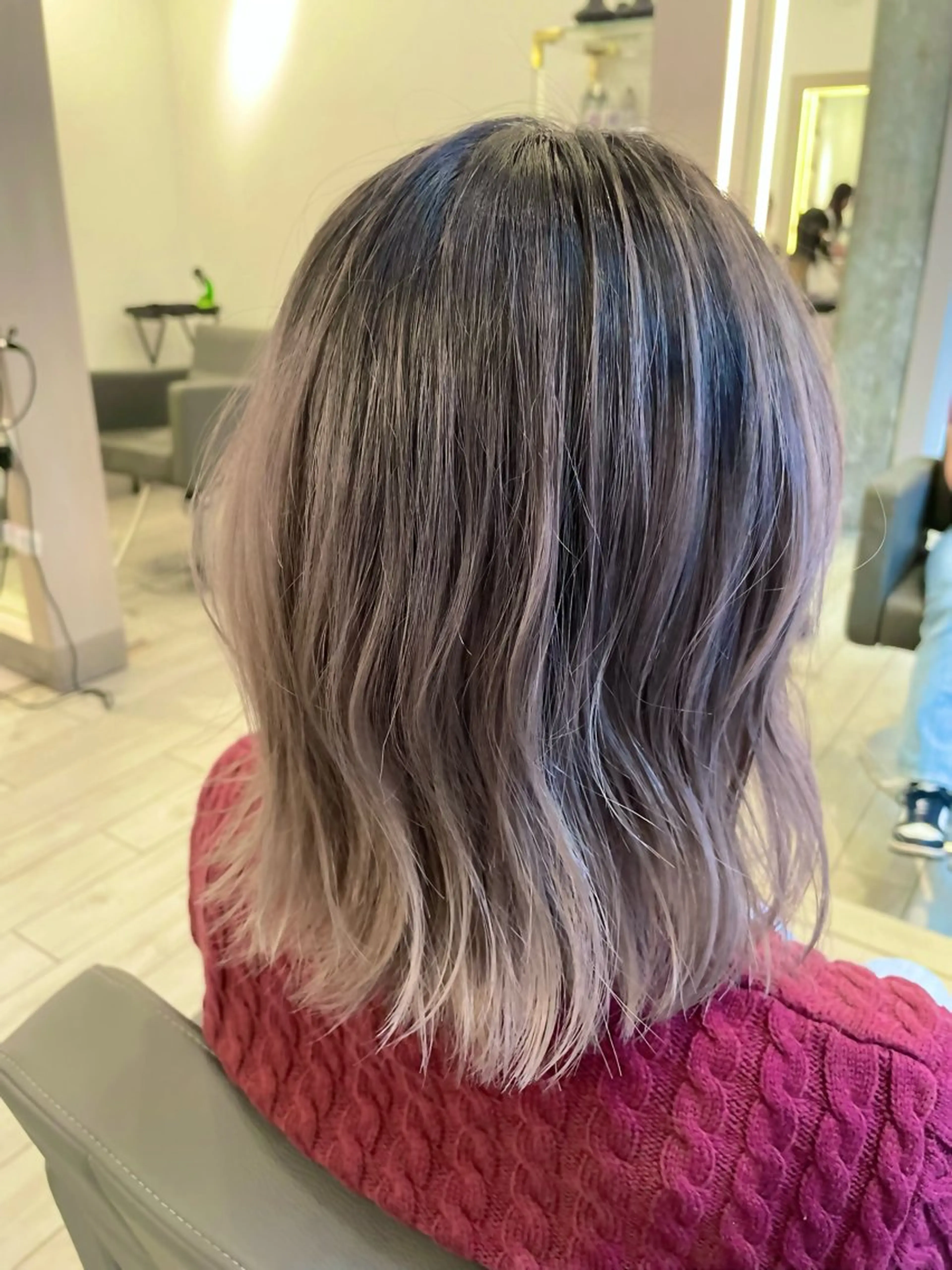 ミディアム カラー 仲間 菜々世のヘアスタイル