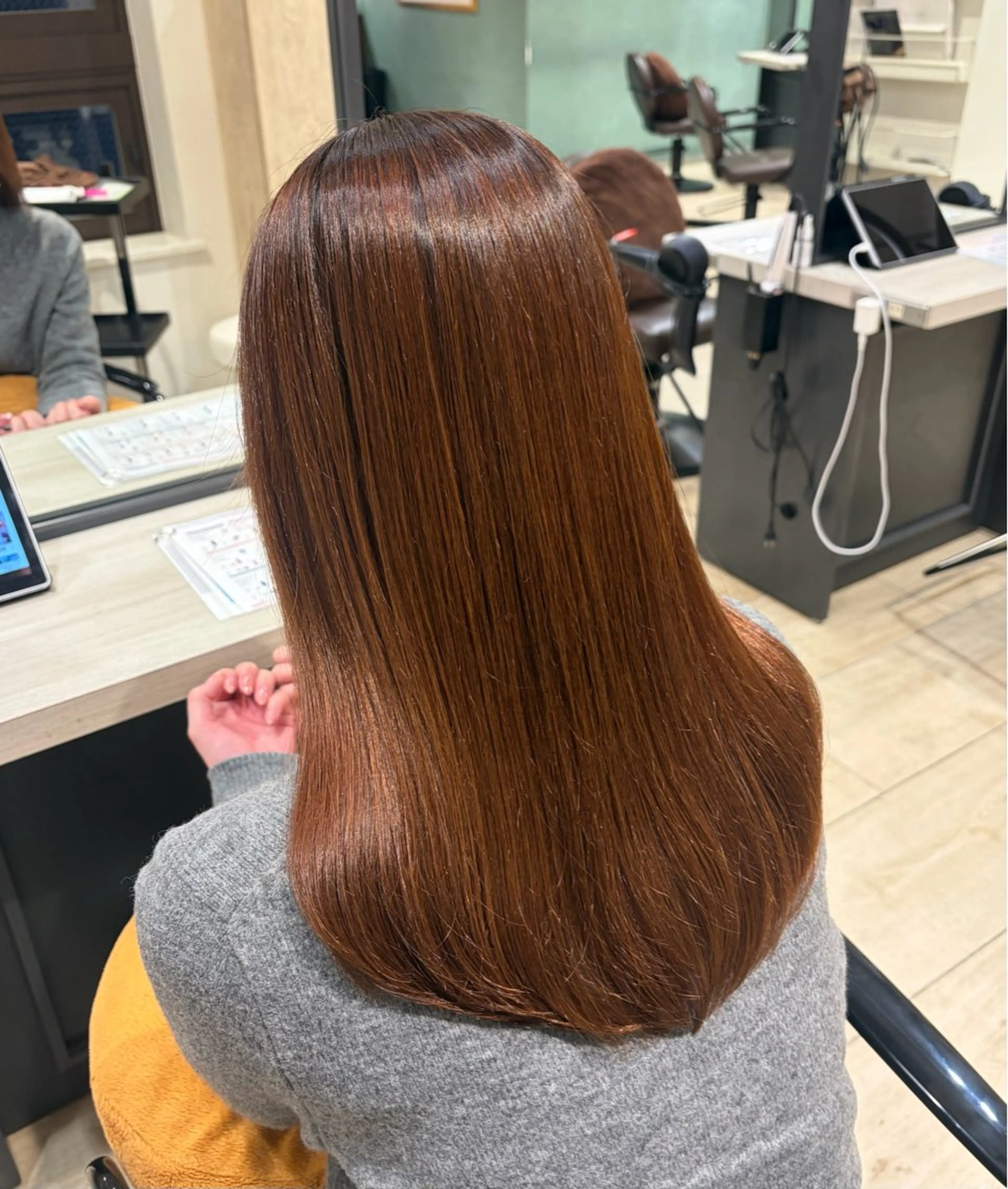 ロング レイヤーカット カット すみれ✨レイヤー 🫧透明感カラーのヘアスタイル