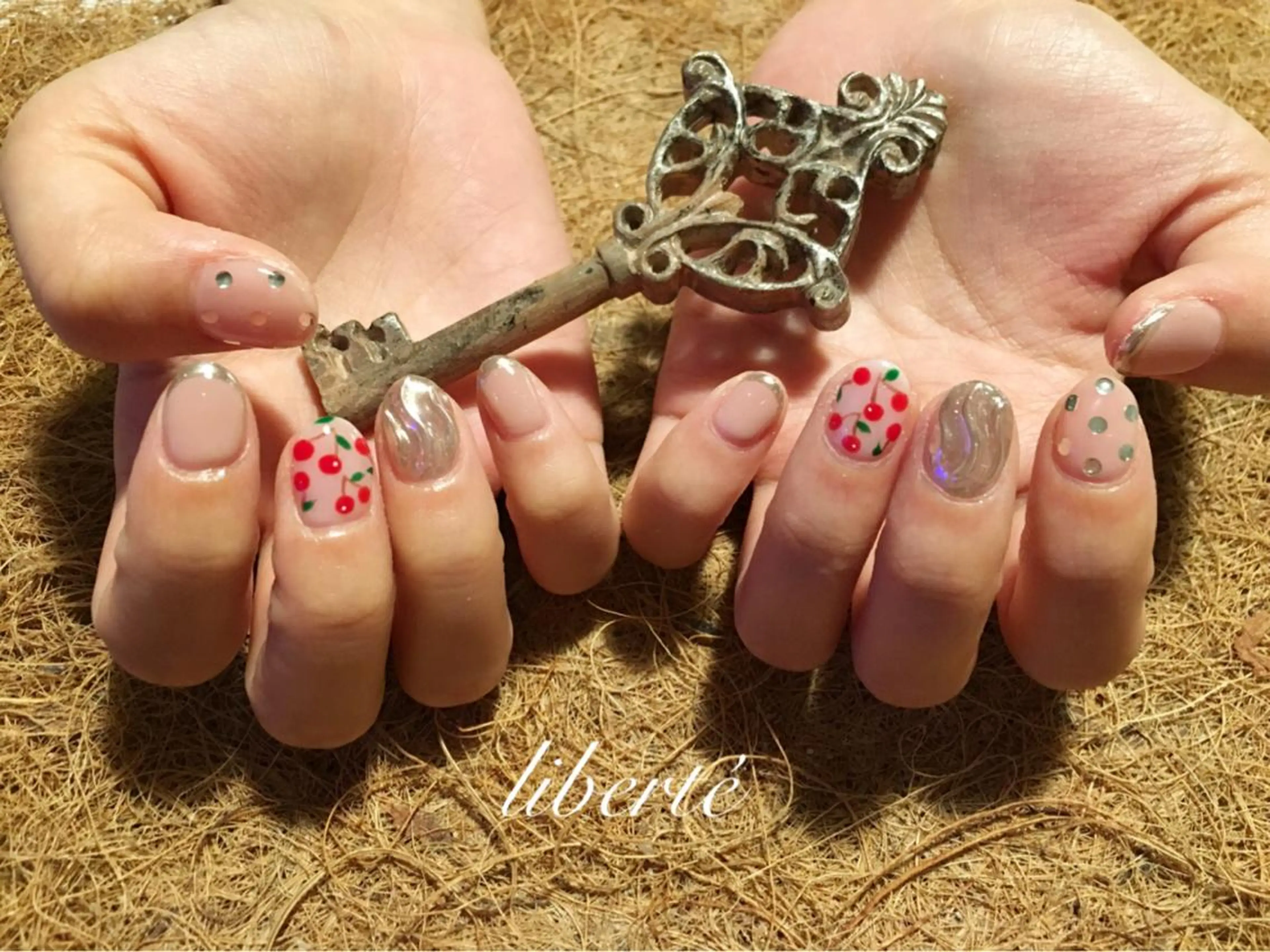 ネイル liberté (リベルテ)のネイルデザイン