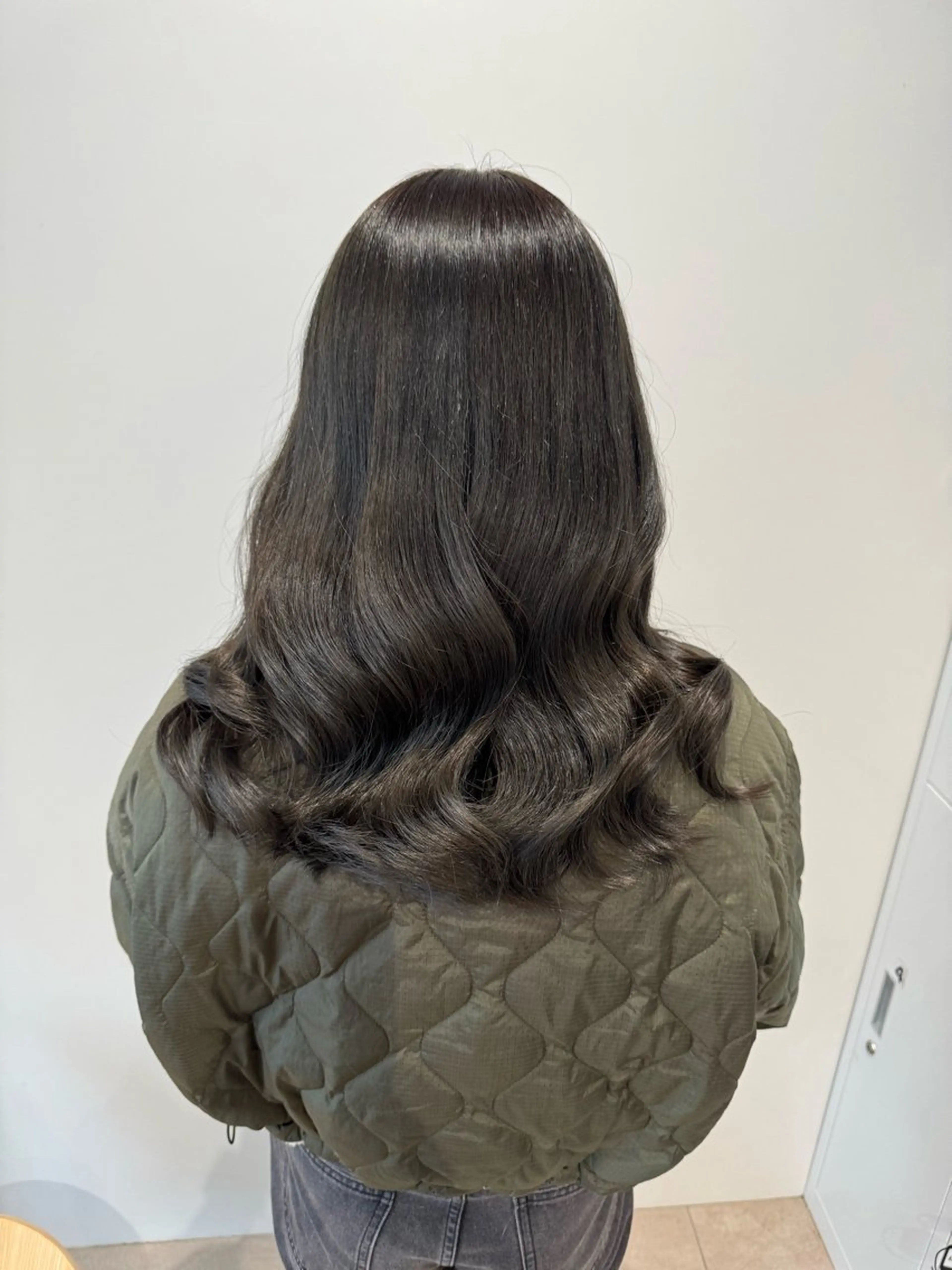 カラー グレージュ オリーブグレージュ オリーブグレー 吉田 美咲のヘアスタイル