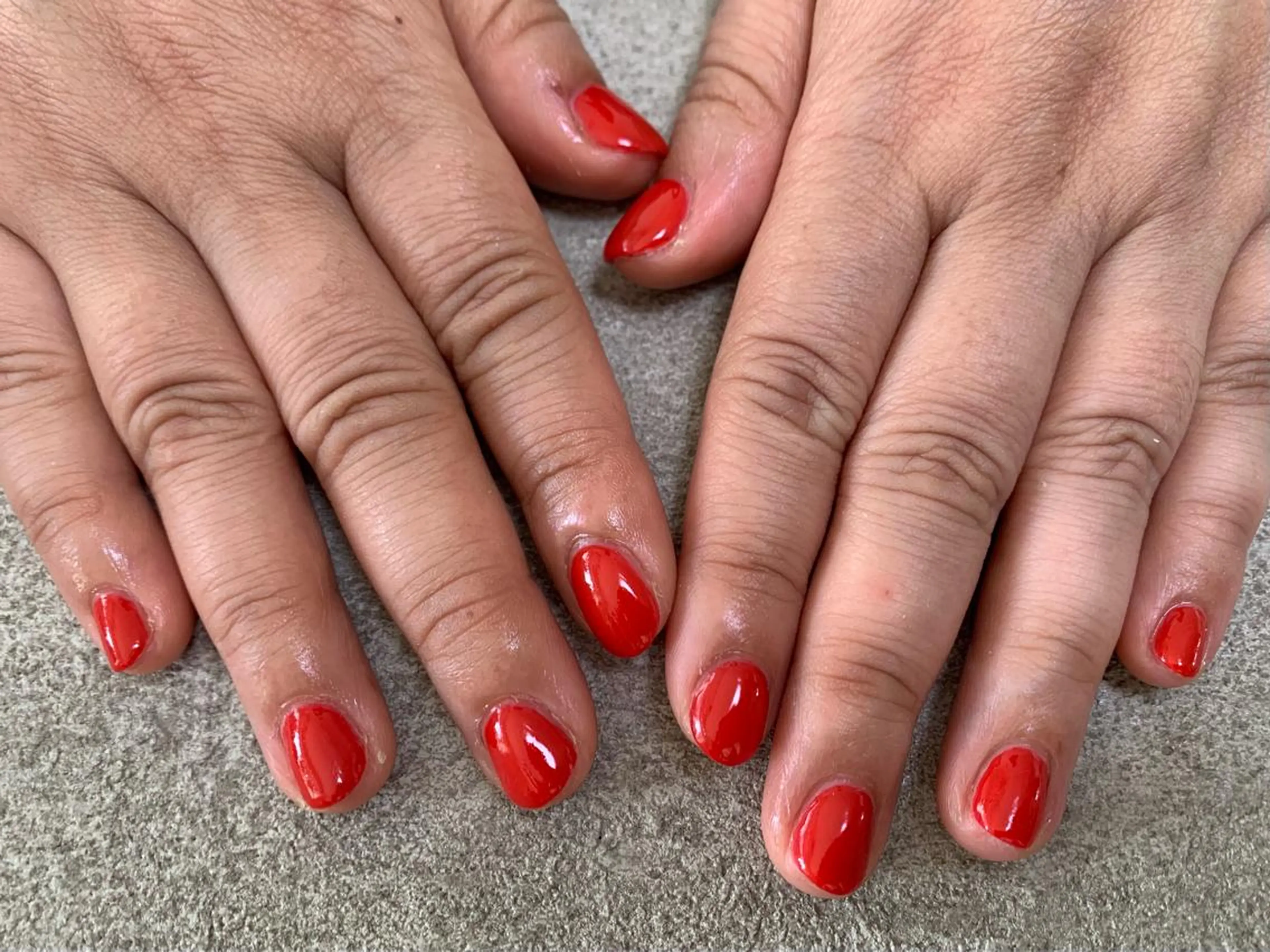 ネイル ワンカラーネイル 赤色 シンプルネイル kikinail 溝の口のネイルデザイン