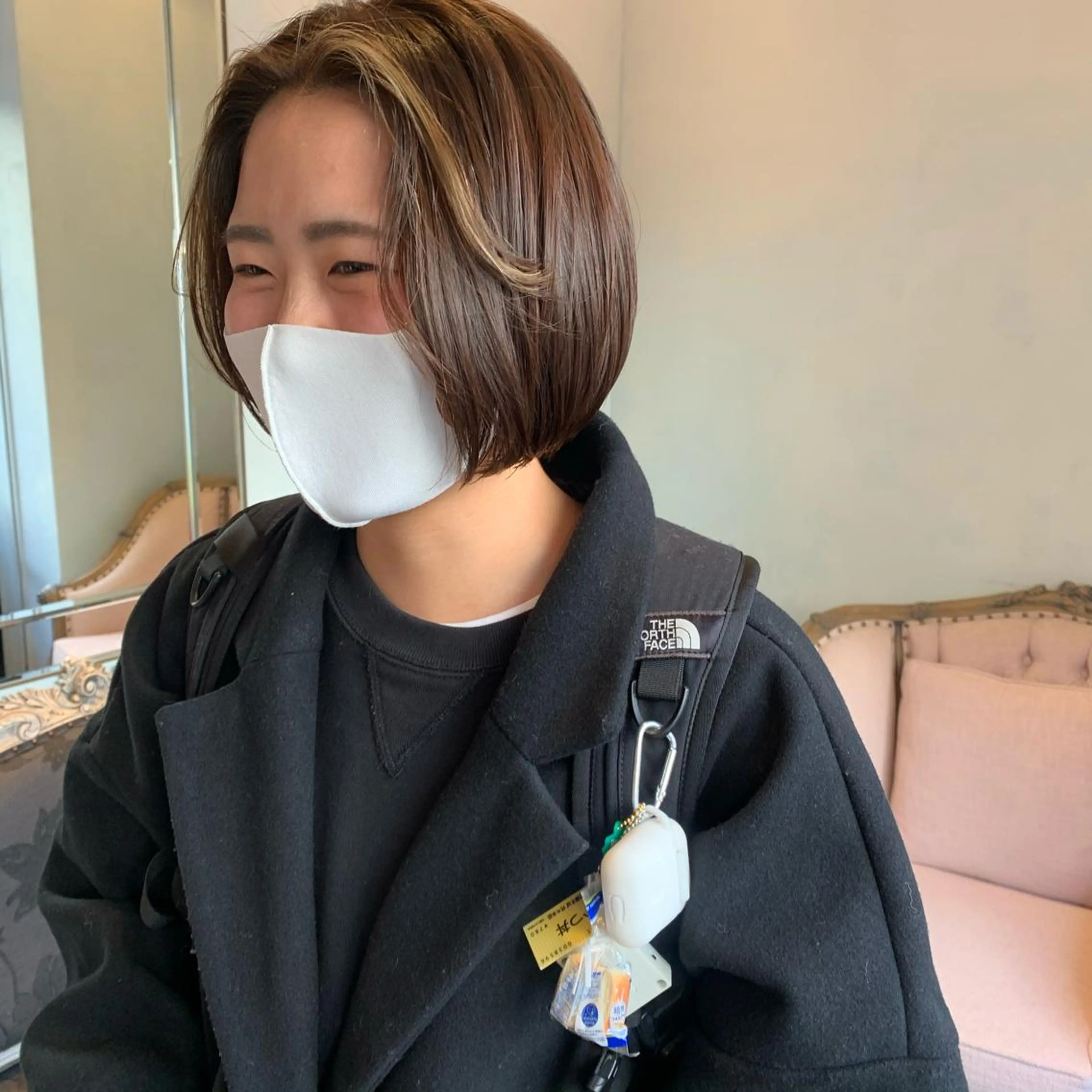 ショート カラー カット ヘアカラー SAKINO． ベージュカラーのヘアスタイル