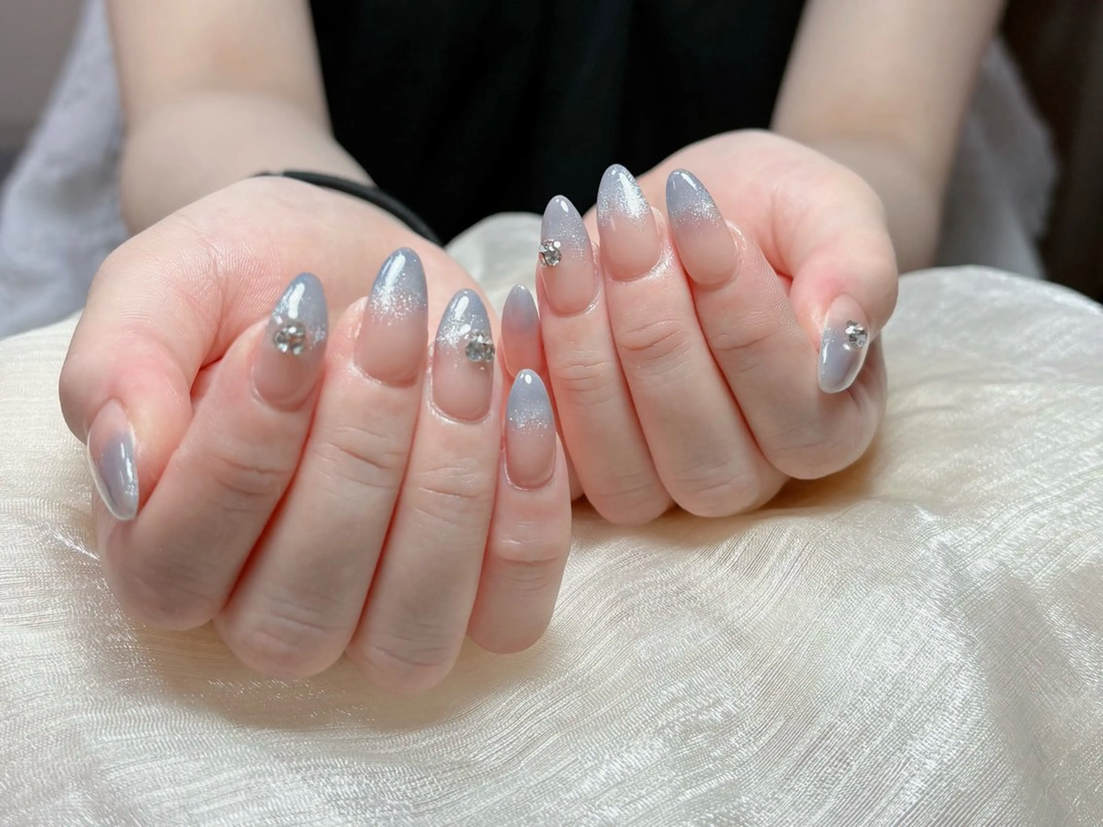 ネイル オーロラネイル チークネイル フレンチネイル ジェルネイル ガラスフレンチ ハンドネイル Nail Jolieのネイルデザイン
