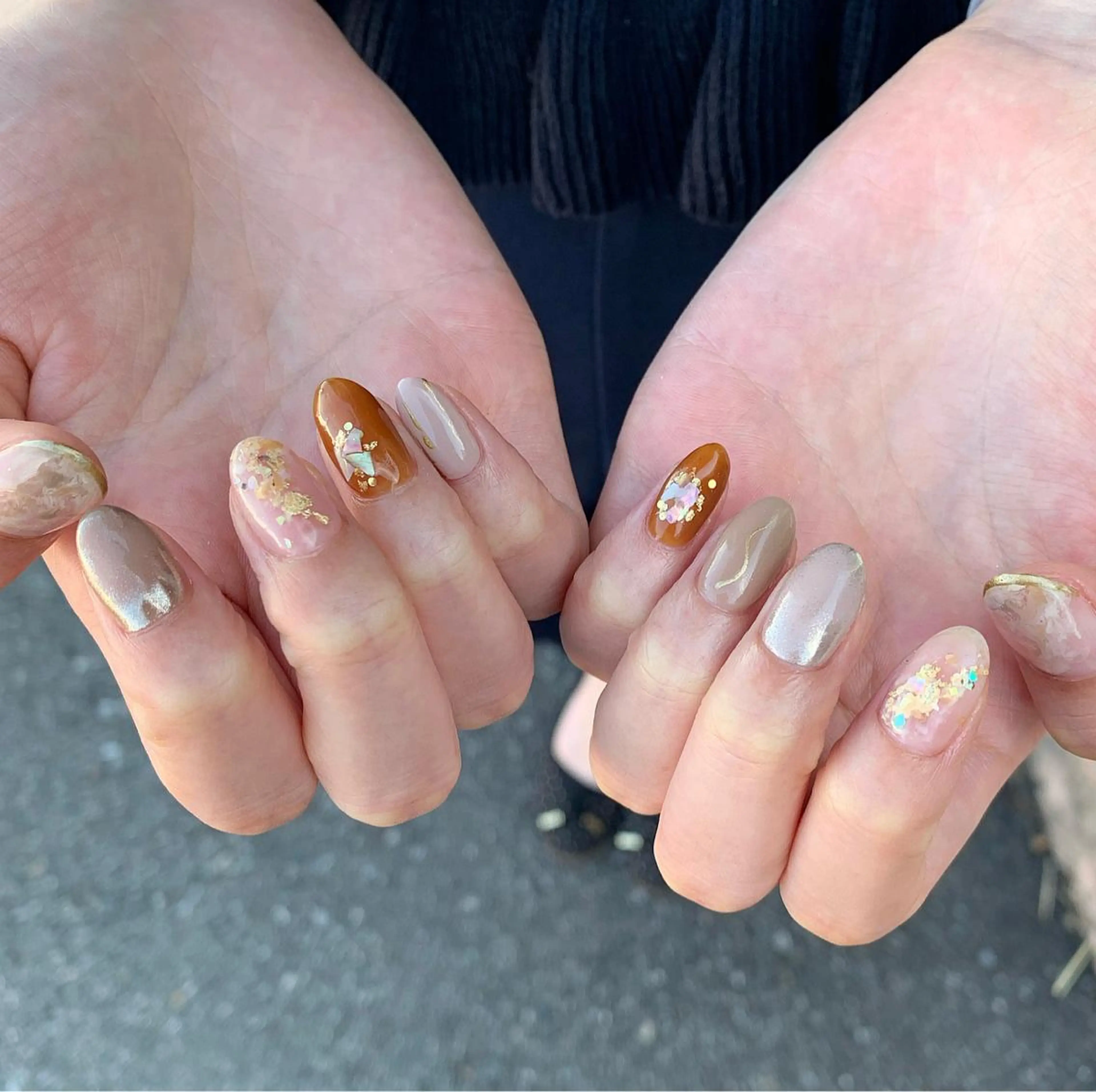 ネイル ブラウン ニュアンスネイル ハンドネイル 佐藤 穂乃香のネイルデザイン