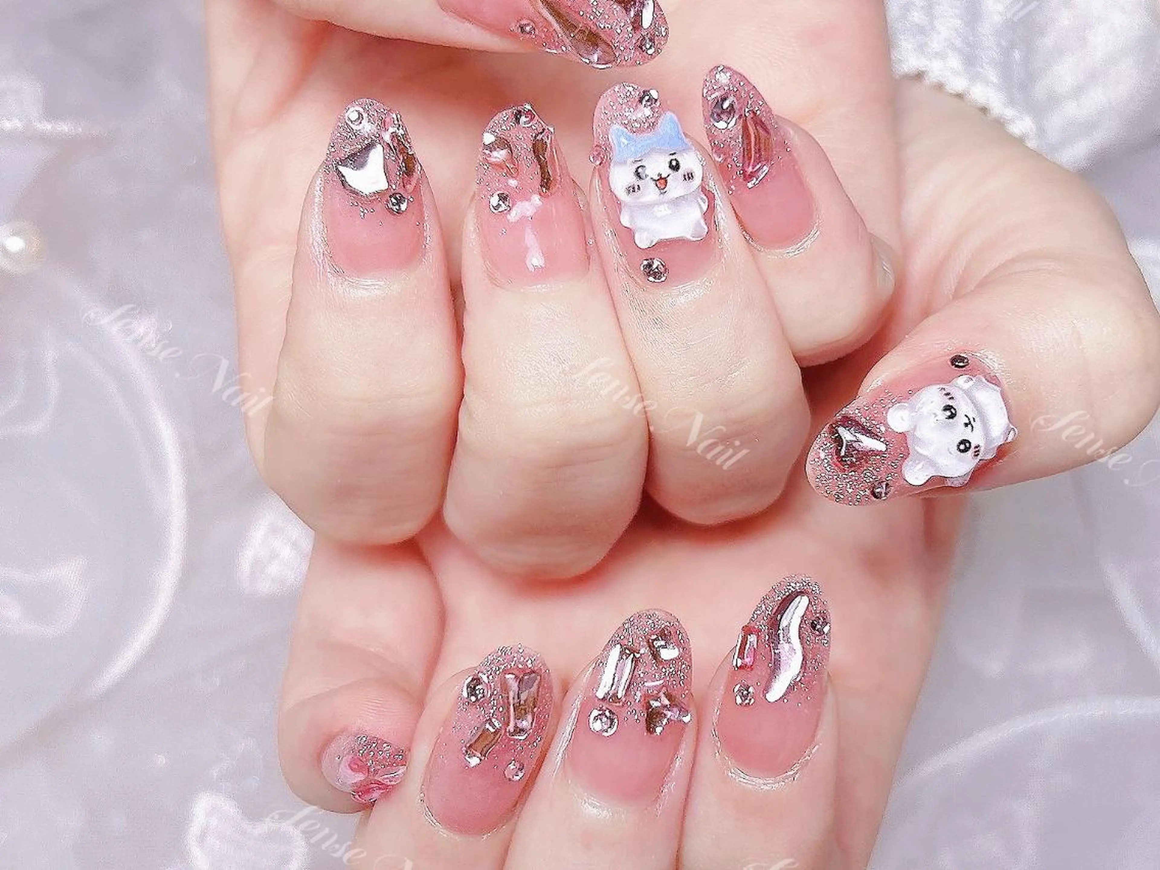 ネイル Queening 🦋のネイルデザイン