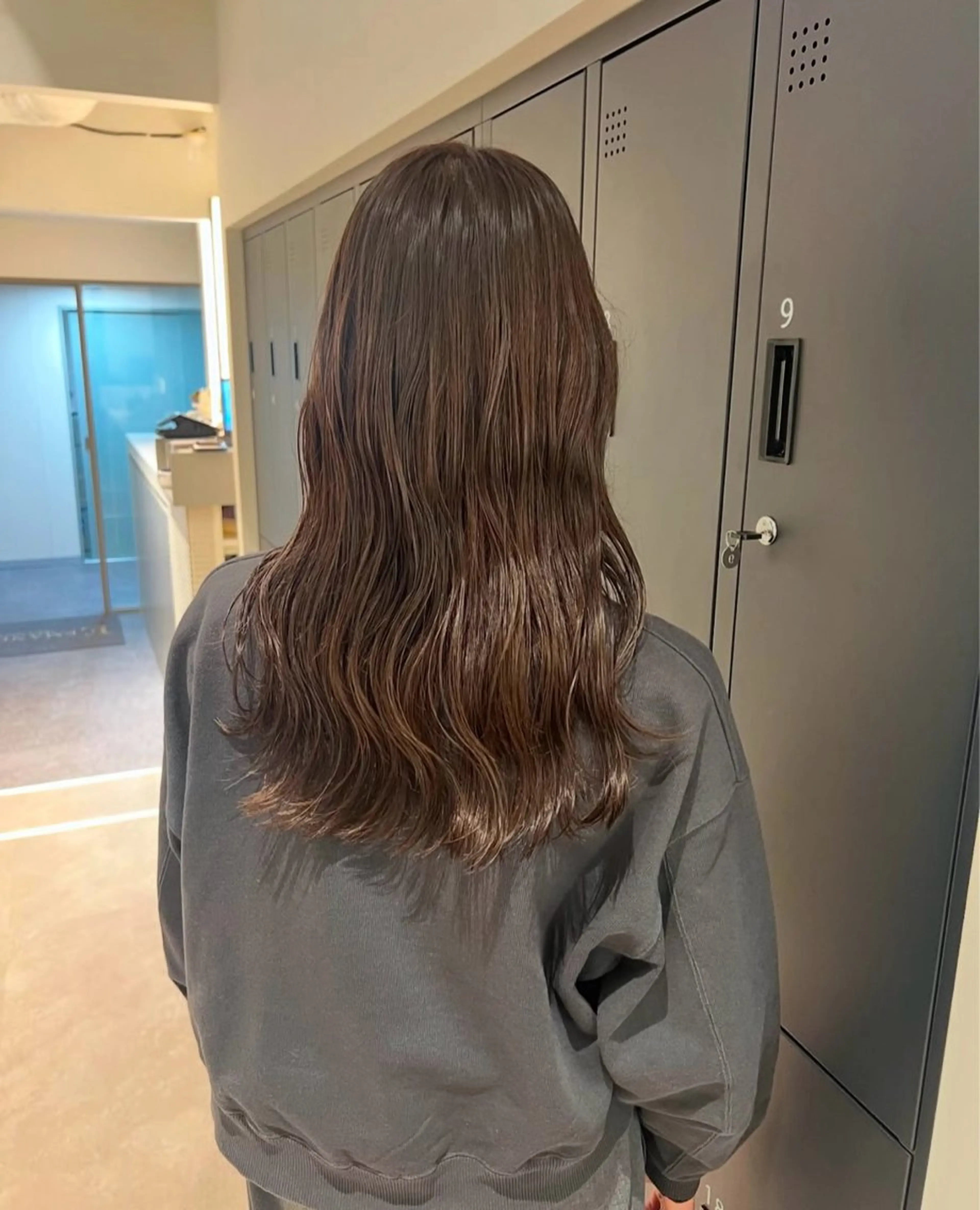 セミロング カラー ヘアアレンジ ベージュカラー ブラウンカラー ブラウンベージュ 暗髪カラー🫐パーマ おくだりんかのヘアスタイル