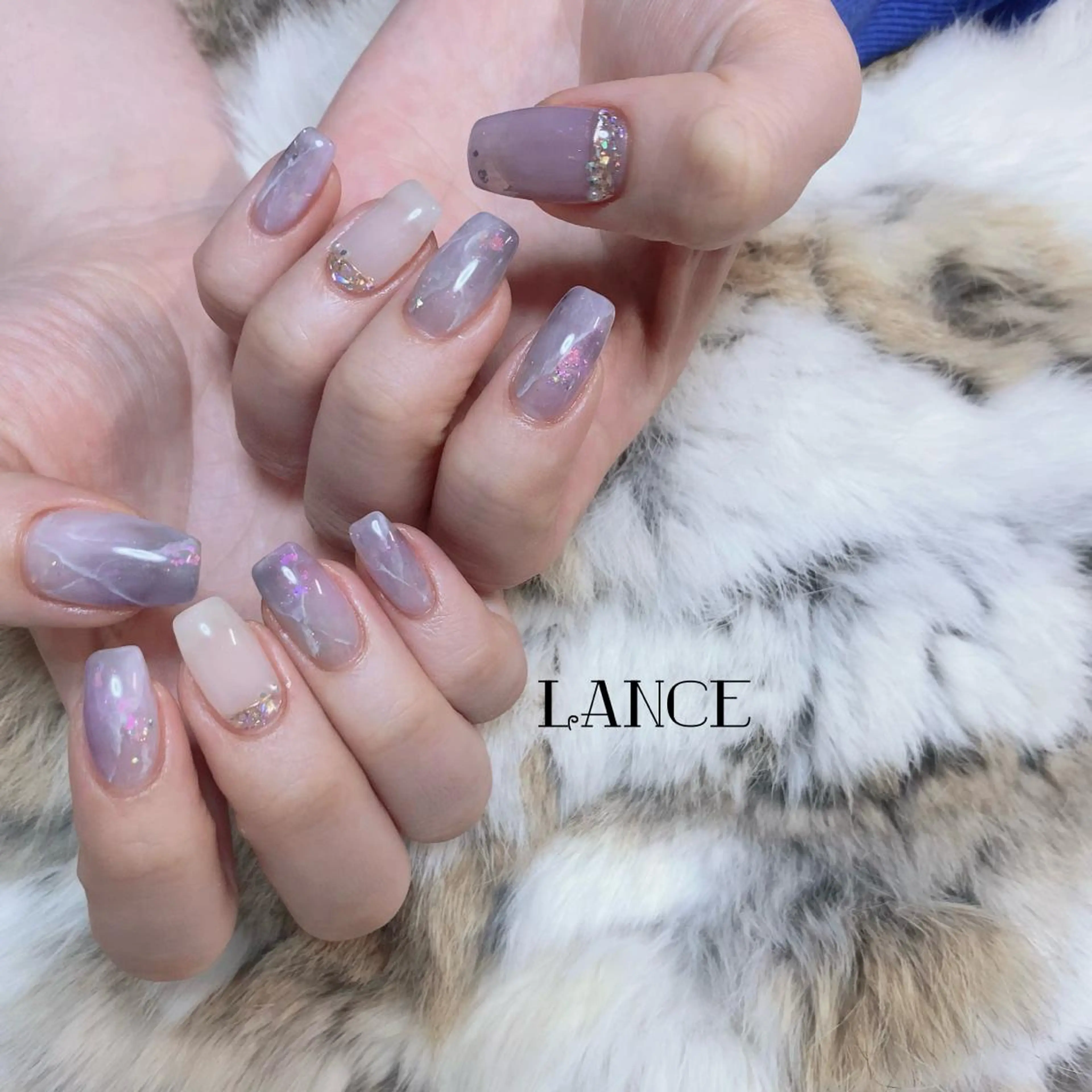ミディアム ネイル オーロラネイル フレンチネイル キラキラネイル シンプルネイル 春ネイル ハンドネイル Lance nailのネイルデザイン