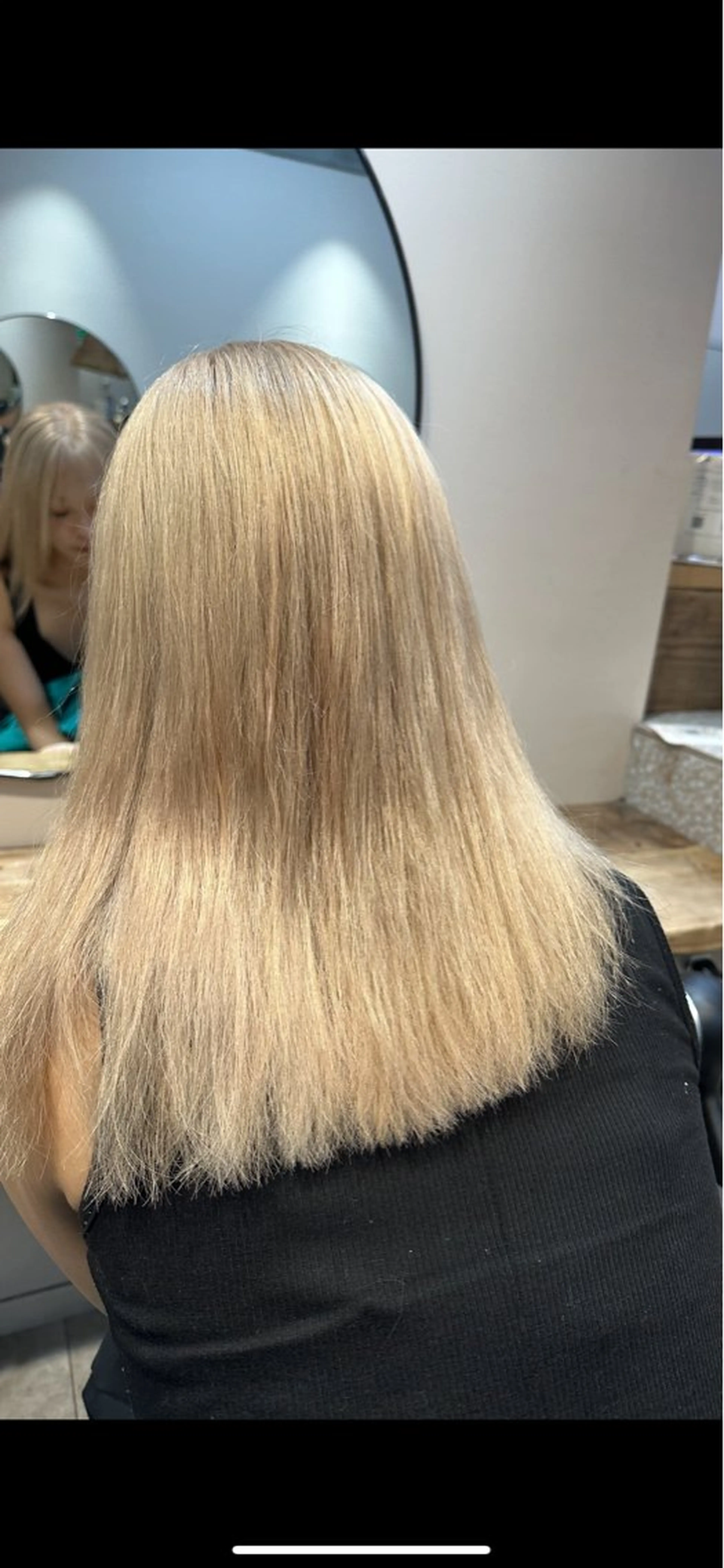 ロング カラー ブリーチ 抜きっぱなしブロンド ブロンド カット ヘアカラー トリートメント yu-kiハイトーン /ブリーチ無しカラーのヘアスタイル