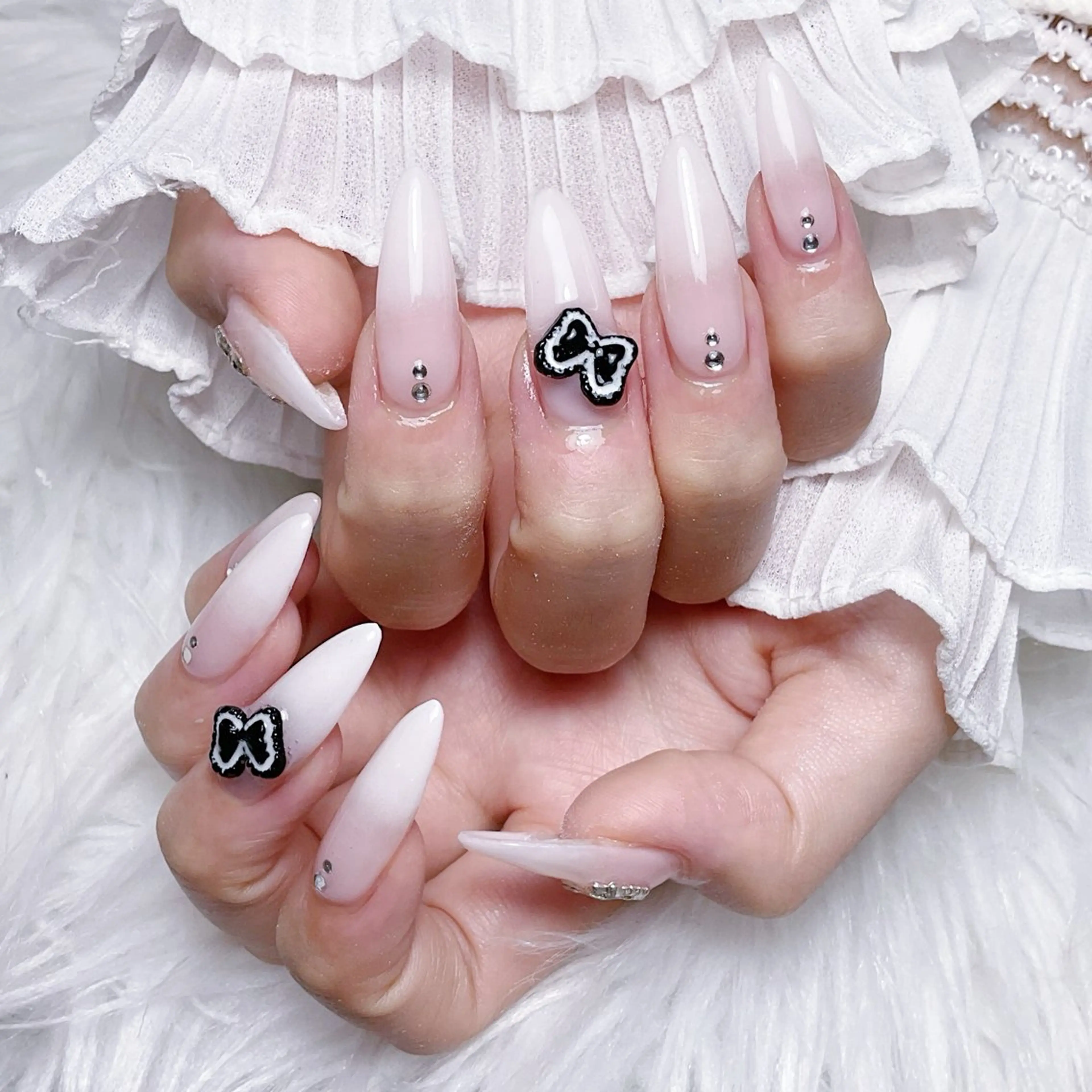 ネイル ハンドネイル 🌈Yun nail hyejin💋のネイルデザイン