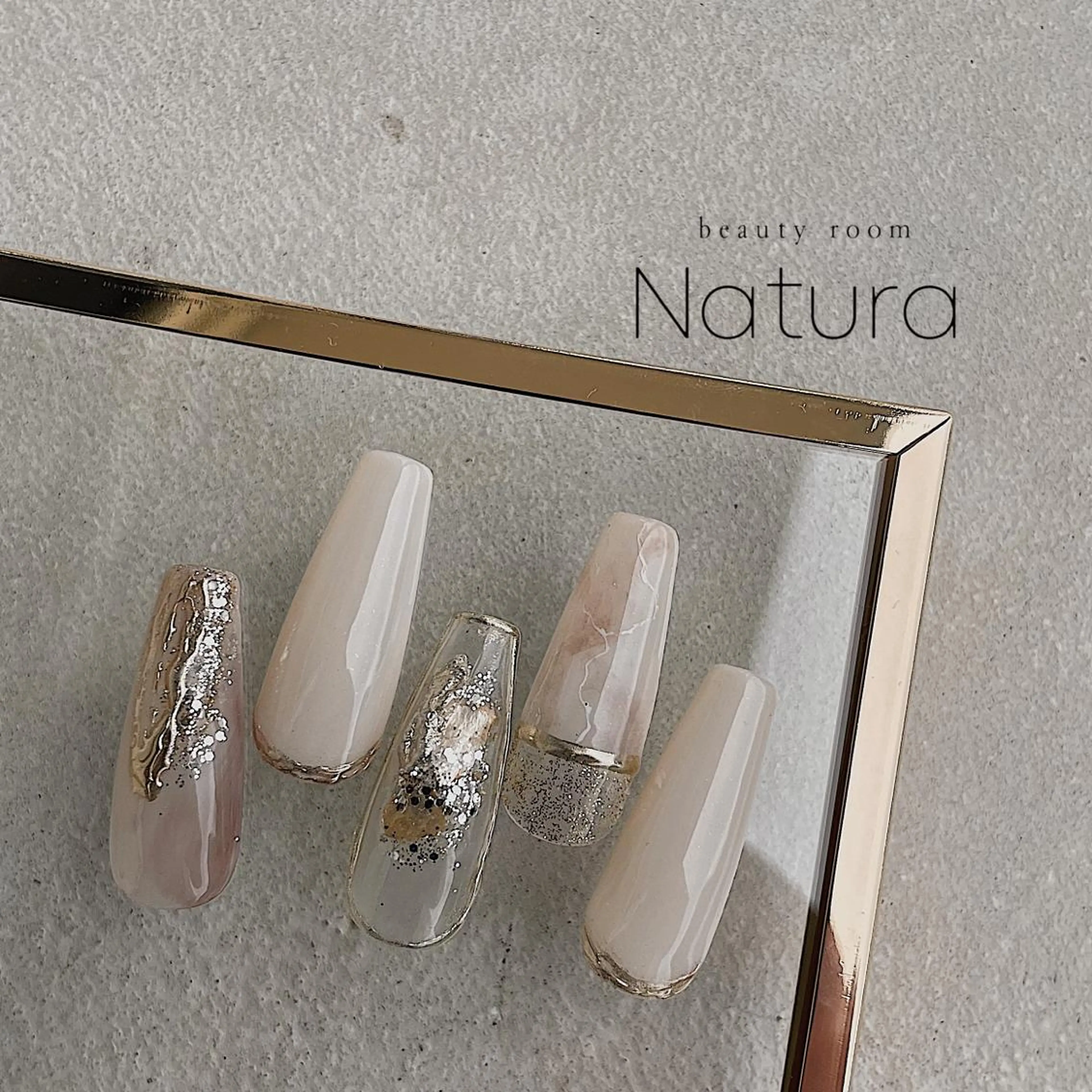 ネイル マツエク・マツパ アイブロウ ニュアンスネイル ハンドネイル beautyroom Naturaのネイルデザイン