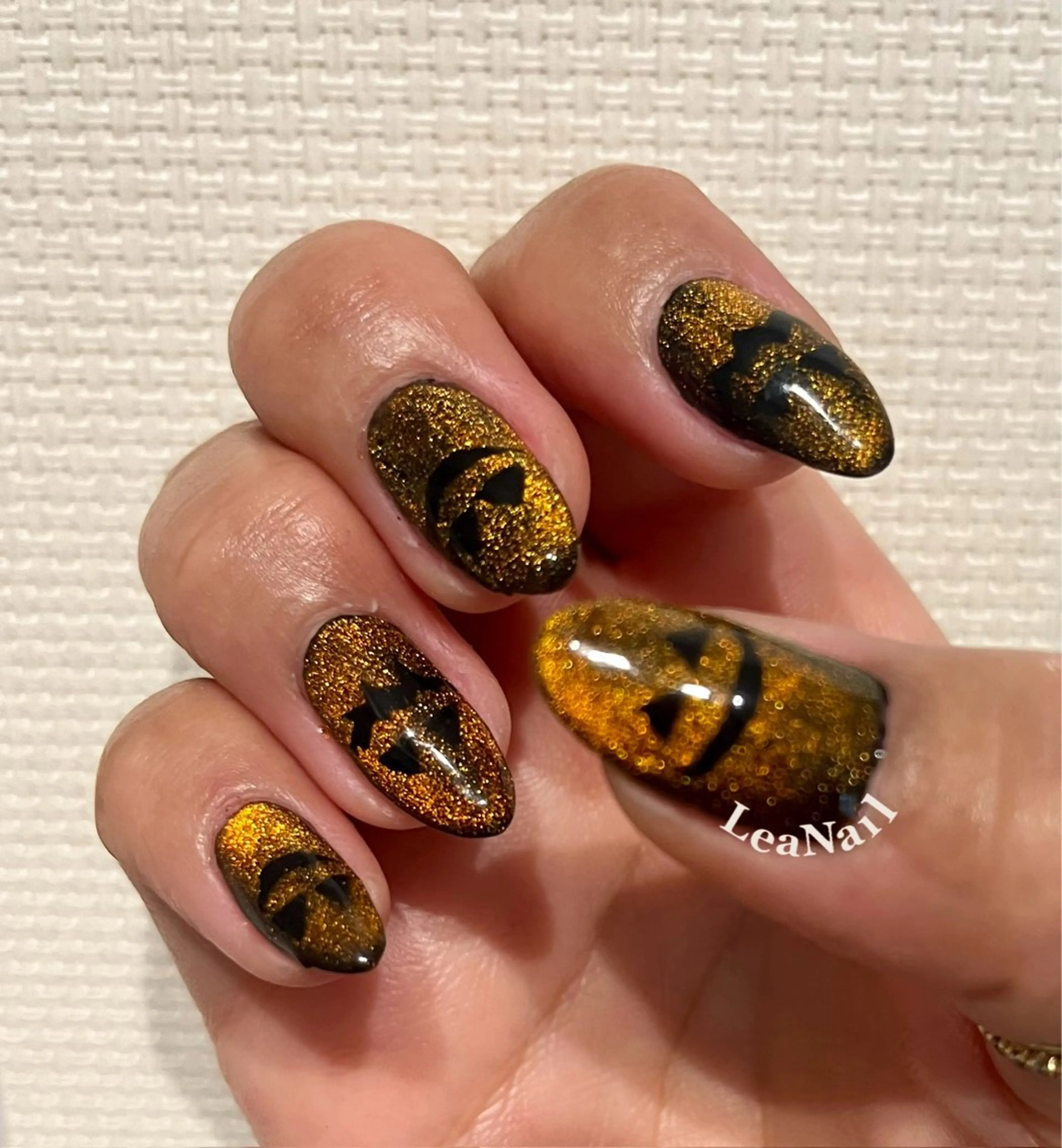 ネイル ハロウィン マグネットネイル Lea Nailのネイルデザイン