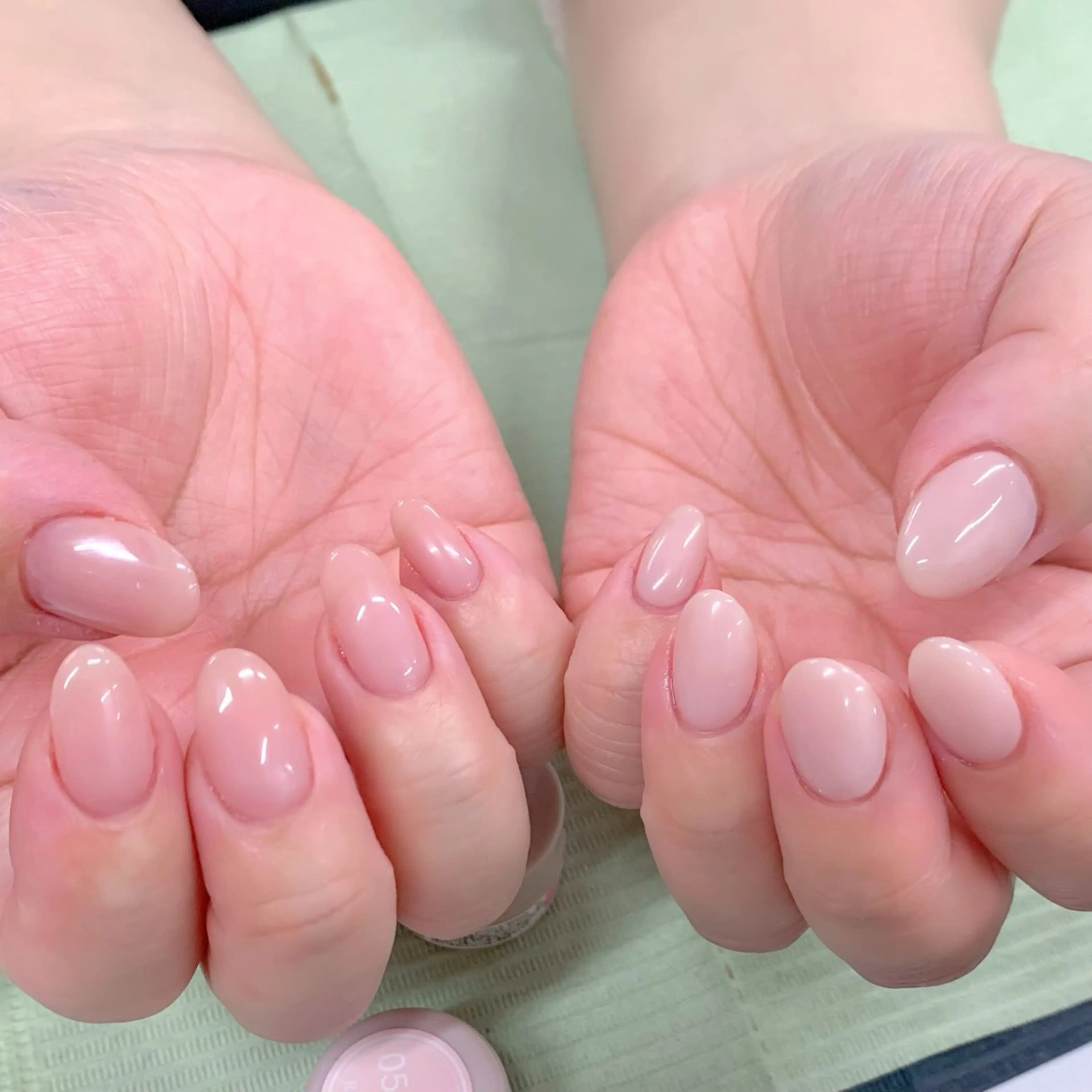 ネイル オフィスネイル ワンカラーネイル ショートネイル シンプルネイル 春ネイル ハンドネイル 💌TO:ME トゥーミーネイル🌿のネイルデザイン