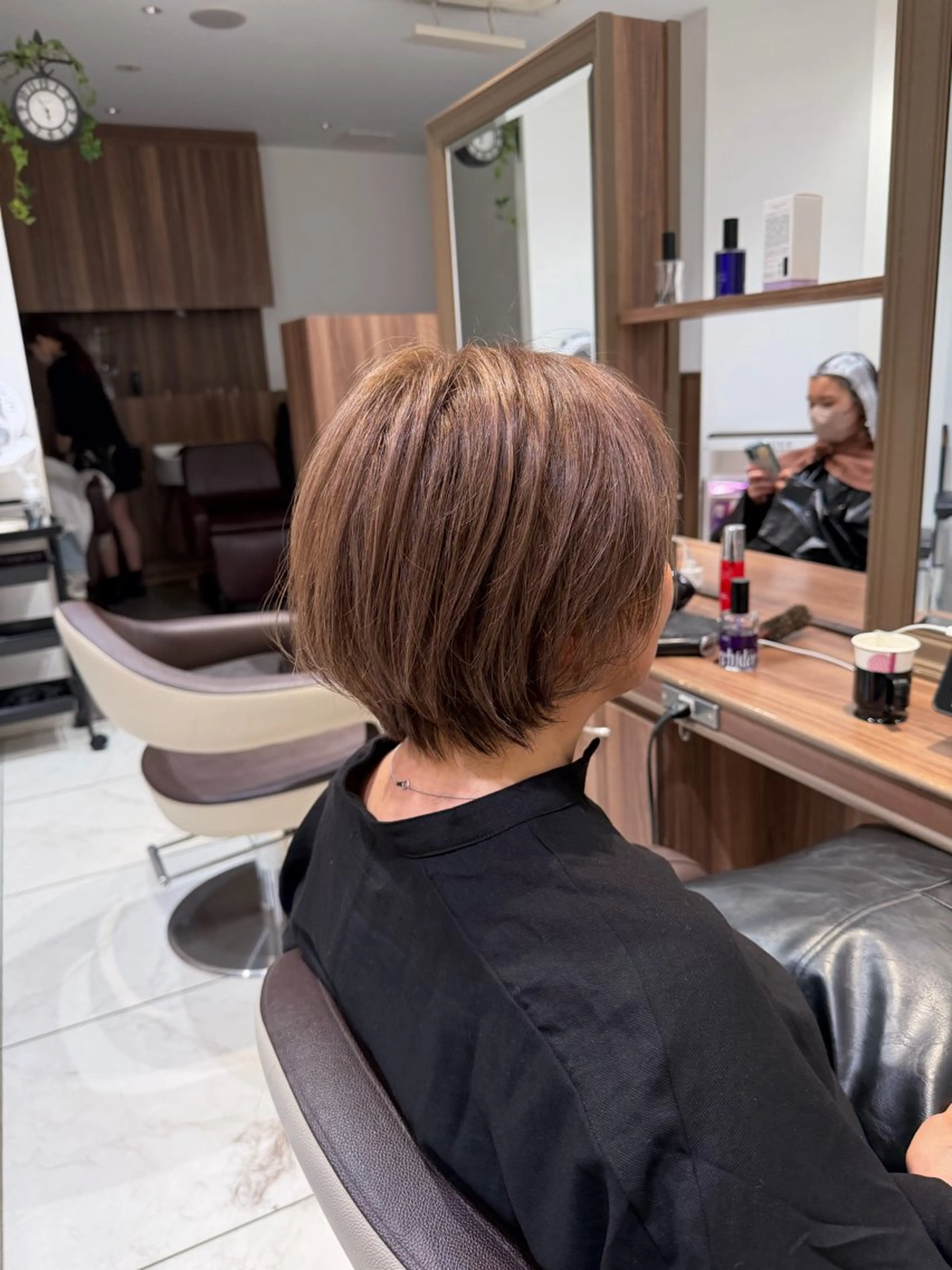 ショート カラー バレイヤージュ ハイライトカラー ハイライト レイヤーカット ヘアカラー 🇰🇷韓国ヘア★ 副店長.쿠리타⭐︎のヘアスタイル