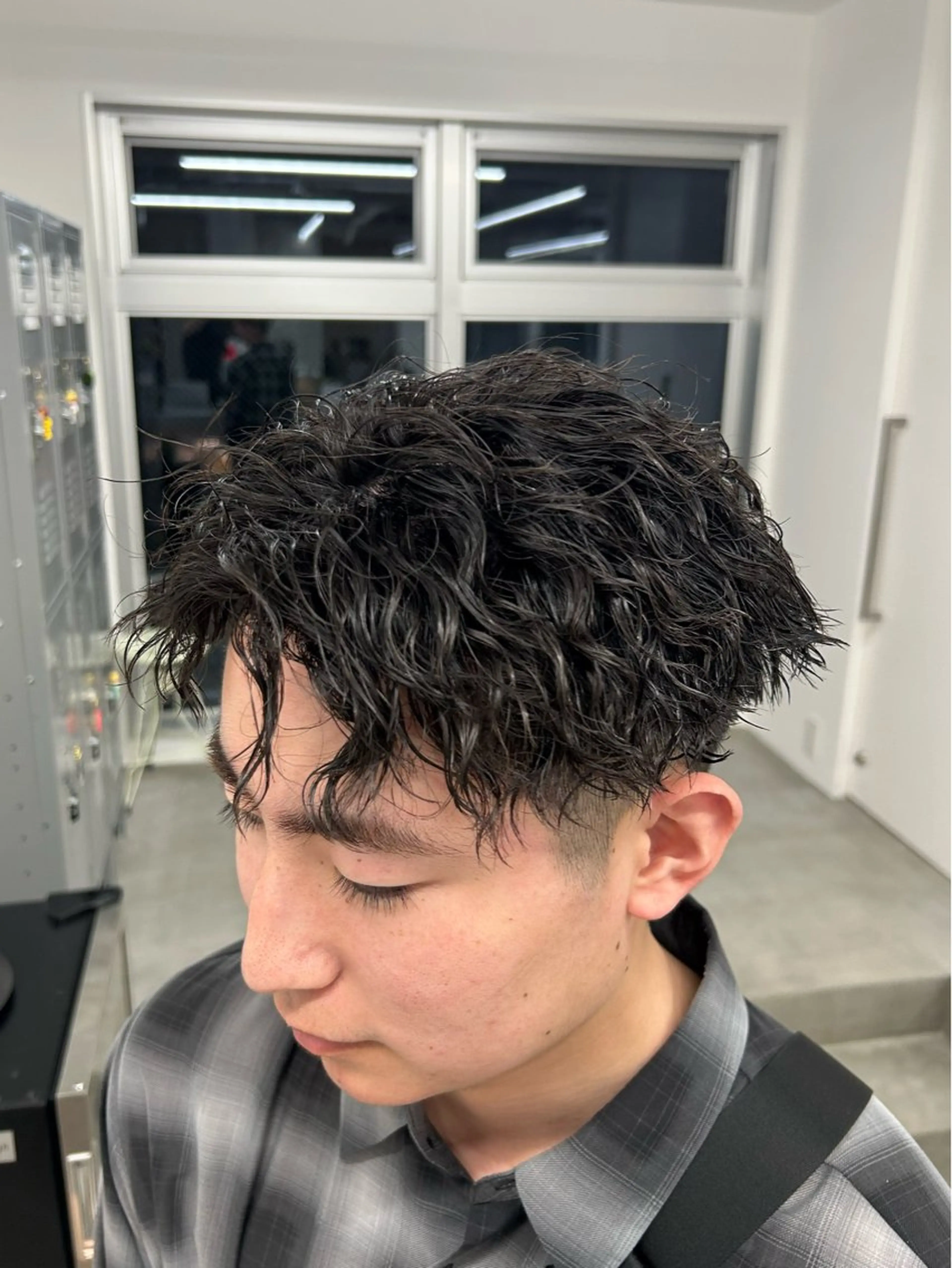 ショート メンズ メンズパーマ なりたひろと / フェザーパーマのヘアスタイル