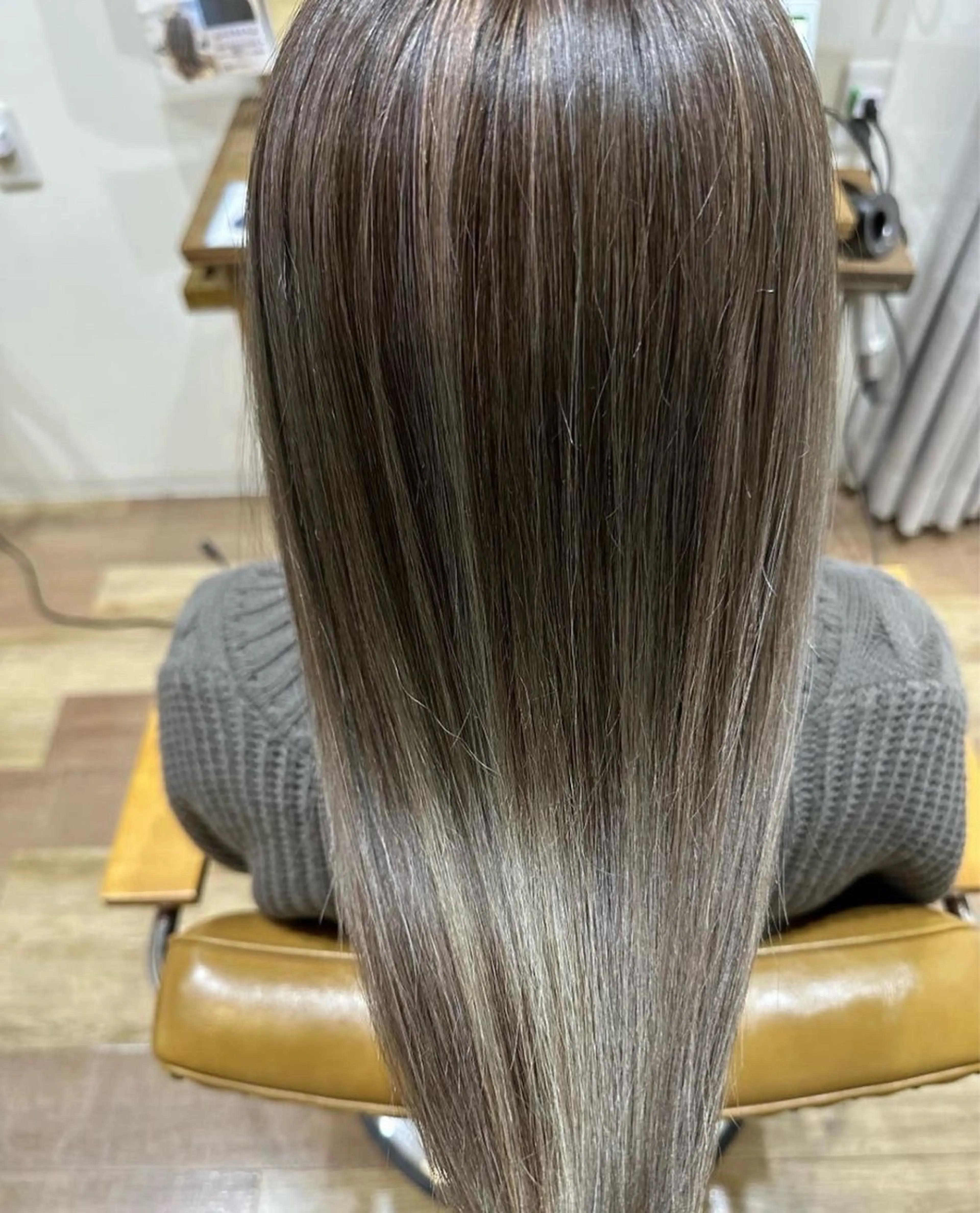 カラー ハイライトカラー 加藤 和音のヘアスタイル