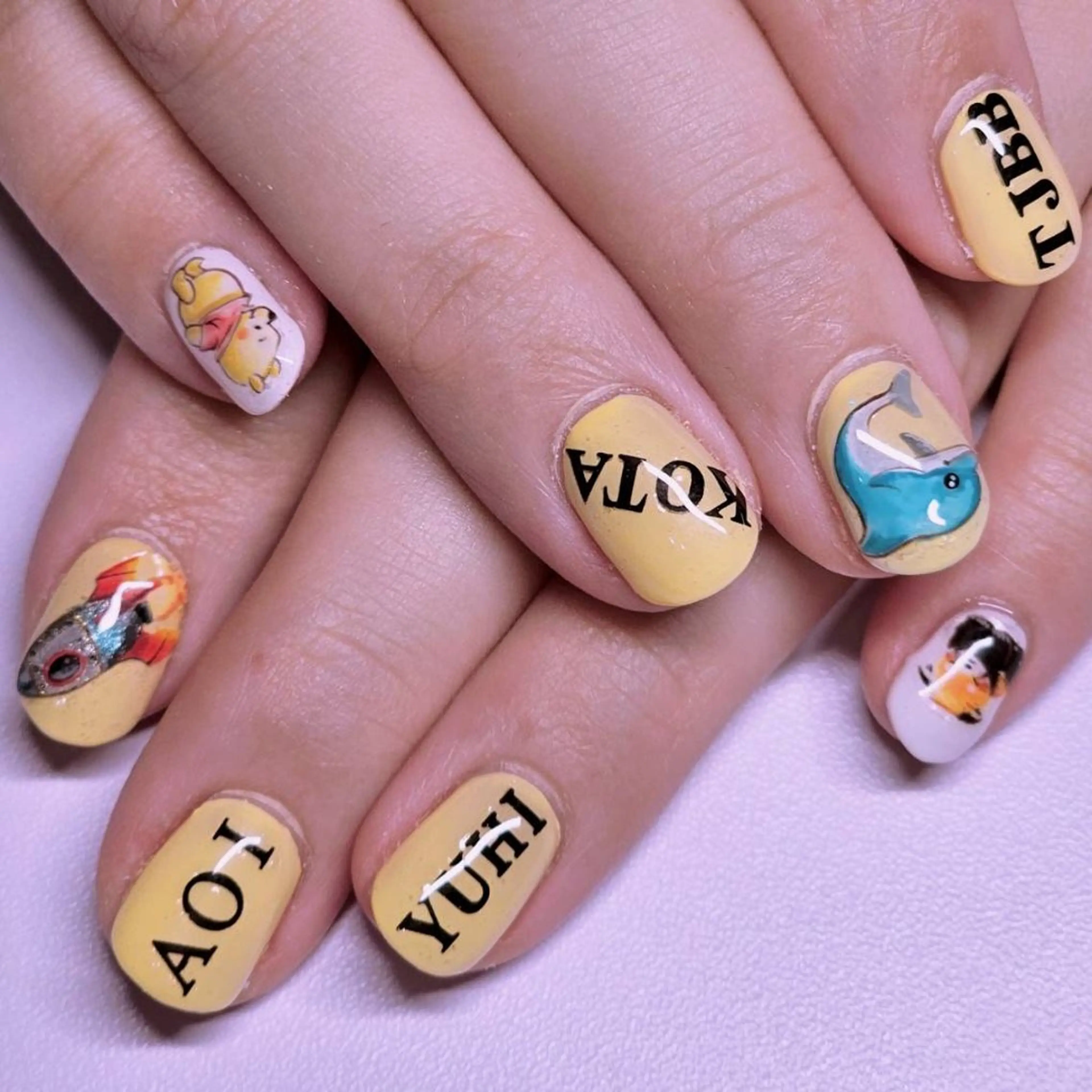 ネイル アートネイル パステルネイル ホワイト 黄色 ハンドネイル よしだ ひろきのネイルデザイン