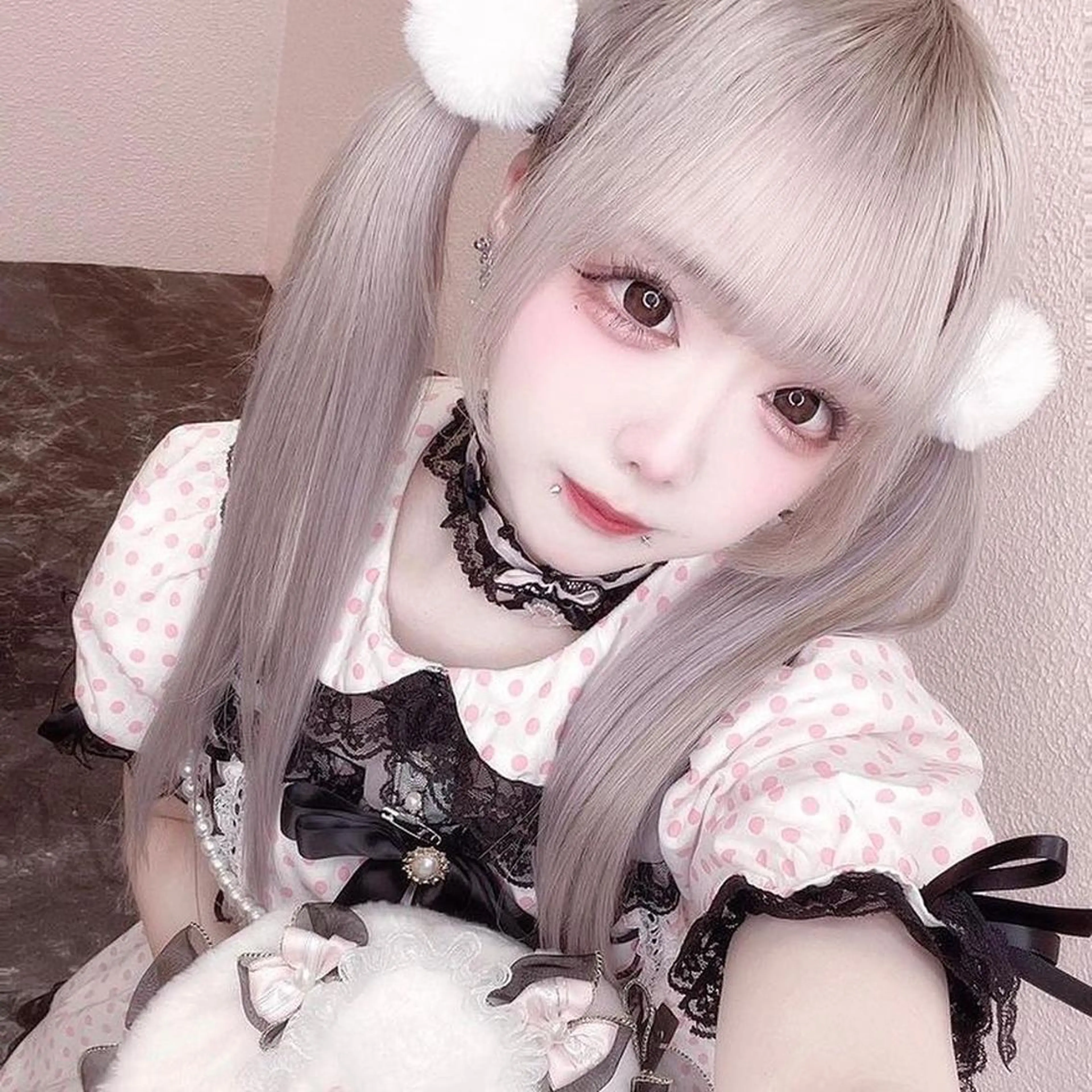 ロング カラー ブリーチ シルバー ホワイトシルバー エクステ 髪質改善 カット ヘアカラー トリートメント エクステ ハイトーンエクステ 🎩カズキ🎩のヘアスタイル