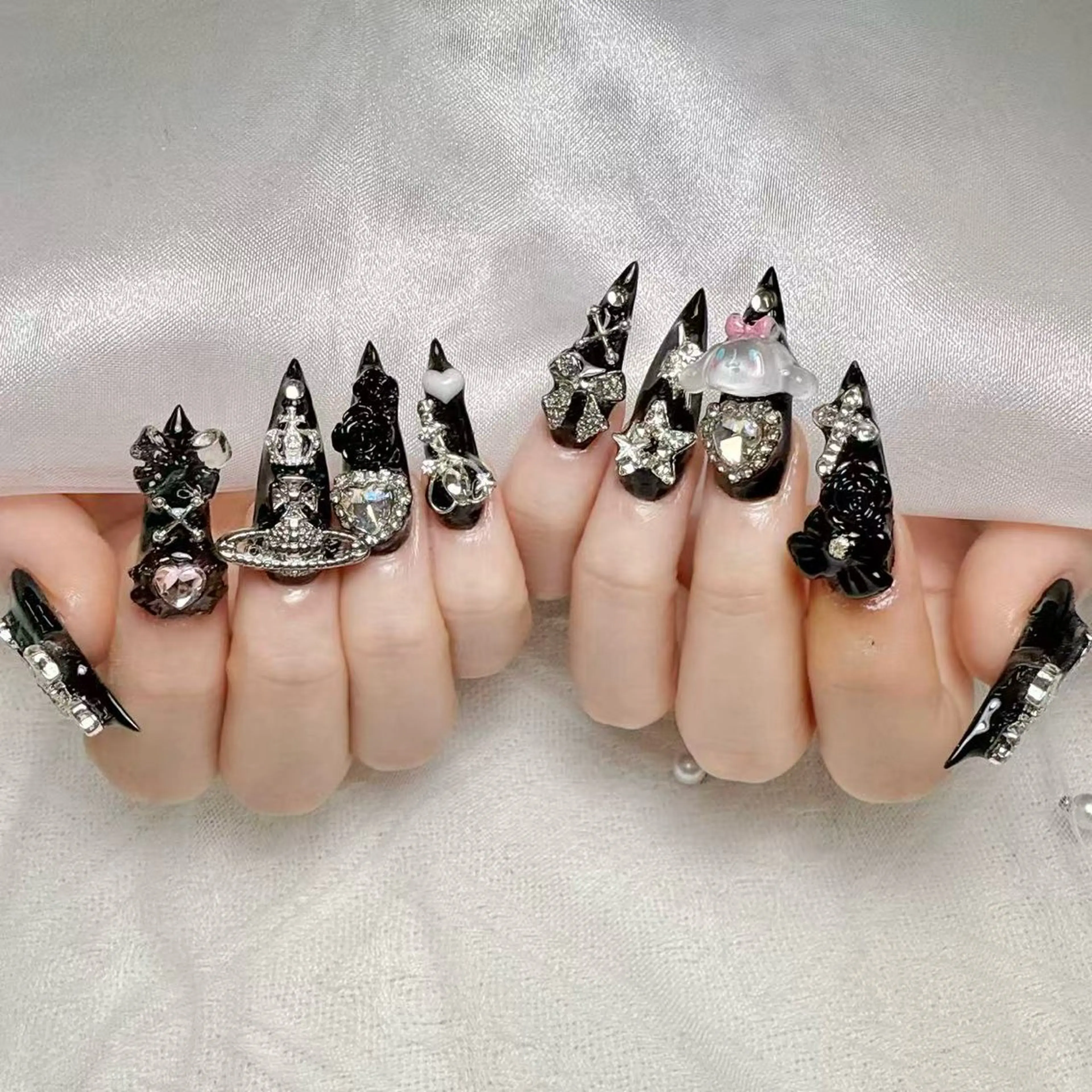 ネイル ジェルネイル 韓国ネイル マグネットネイル 持ち込み ワンカラーネイル ハンドネイル ハンドケア R1🎀Nail💕 池袋東口店のネイルデザイン