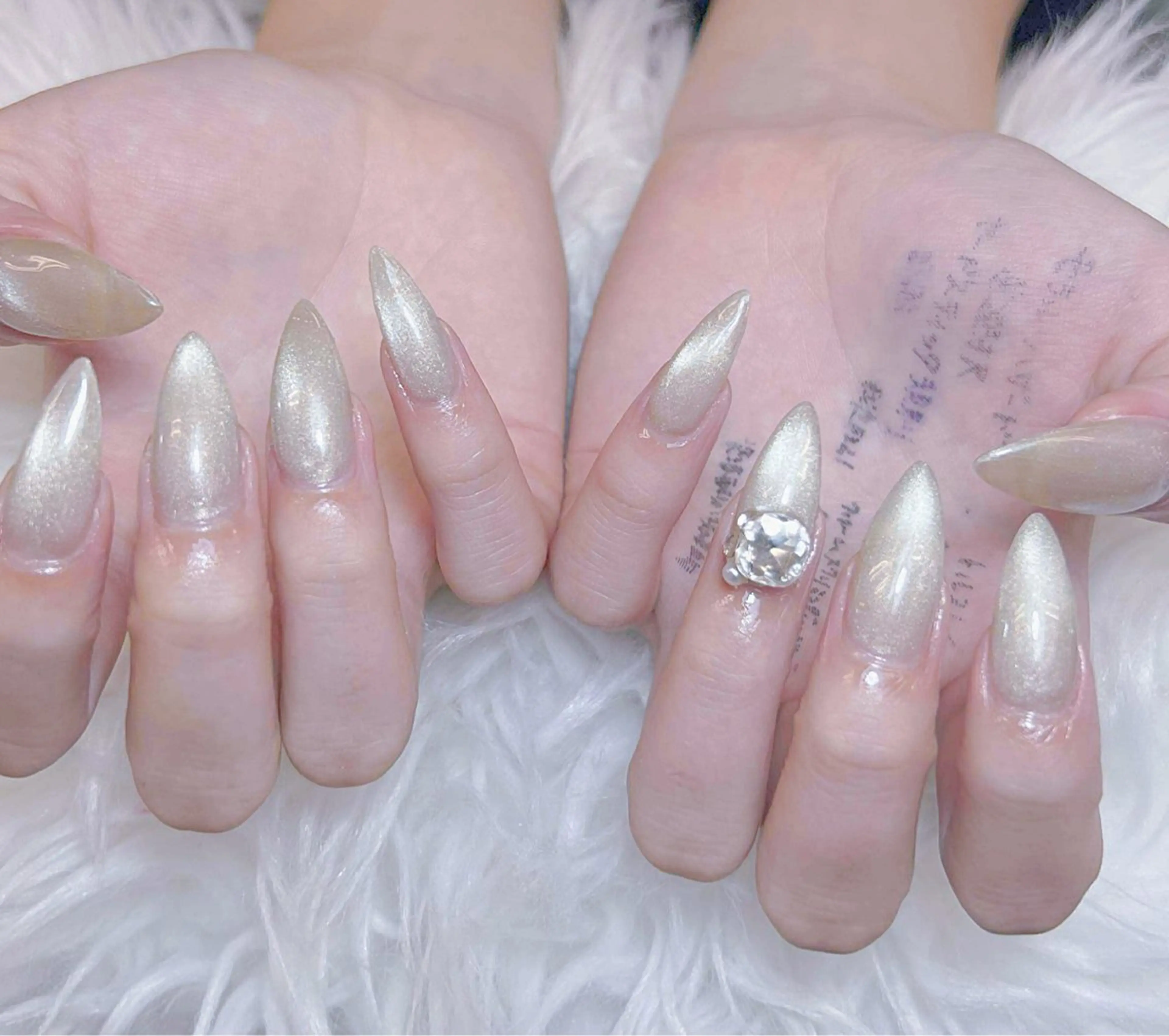 ネイル チークネイル 長さ出し フレンチネイル ジェルネイル ガラスフレンチ ハンドネイル anh nail anne🤍のネイルデザイン