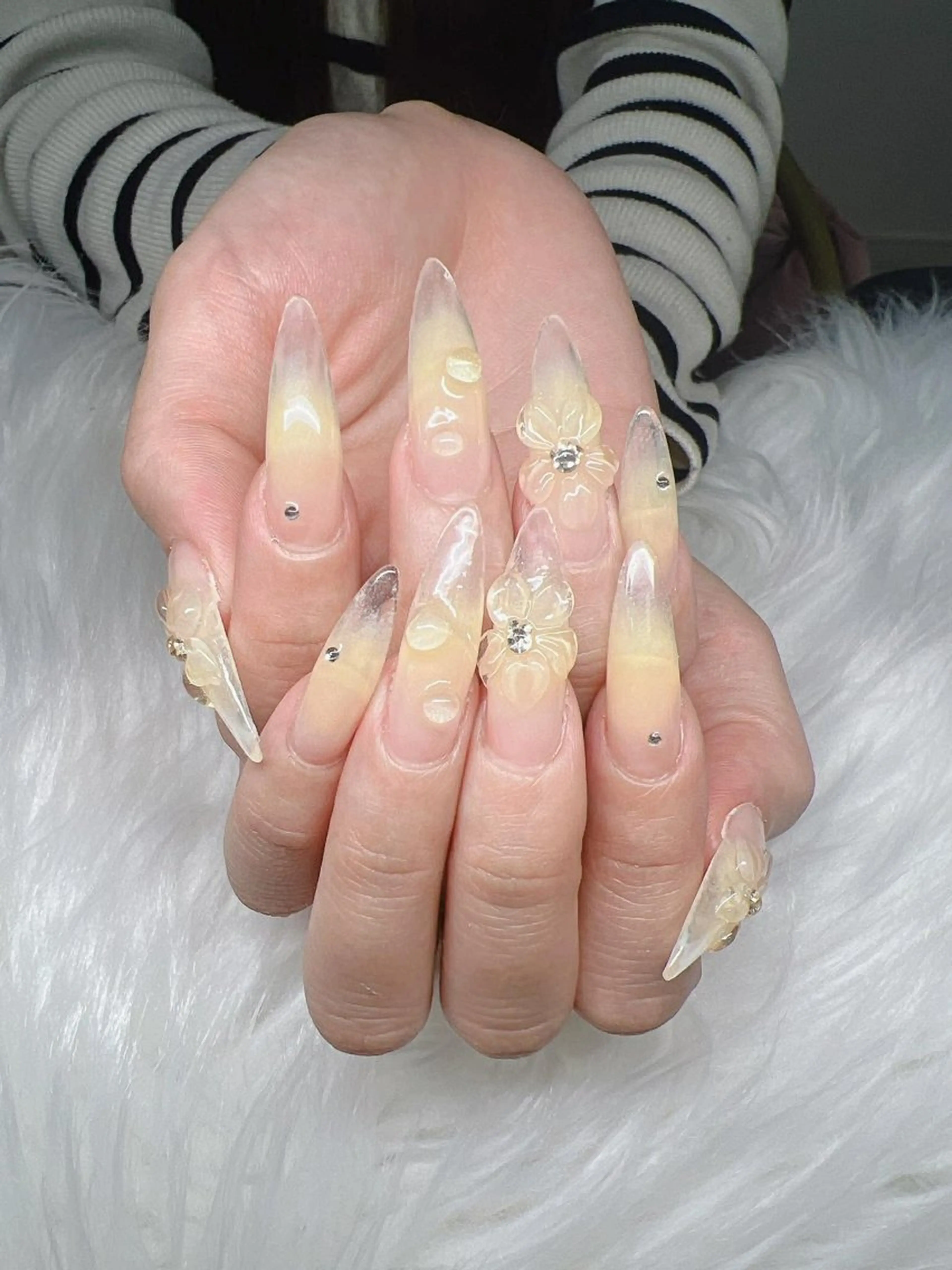 ネイル 長さ出し グラデーション 卒業式 キラキラネイル マグネットネイル ハンドネイル Lee Nailsのネイルデザイン