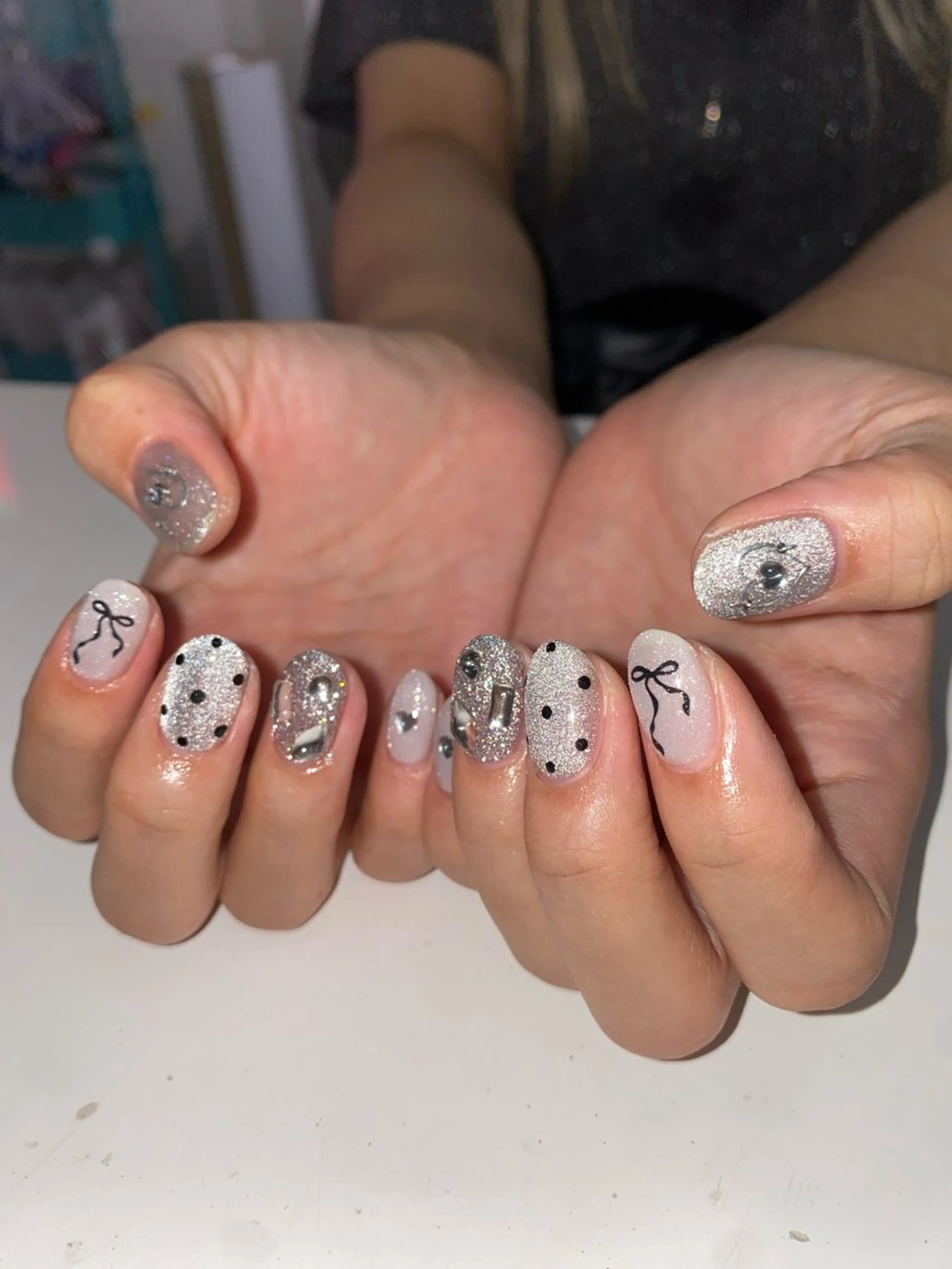 ネイル ガーリー キラキラネイル ハンドネイル 🎼yuuka/池袋 🎼WOLTOKYOのネイルデザイン