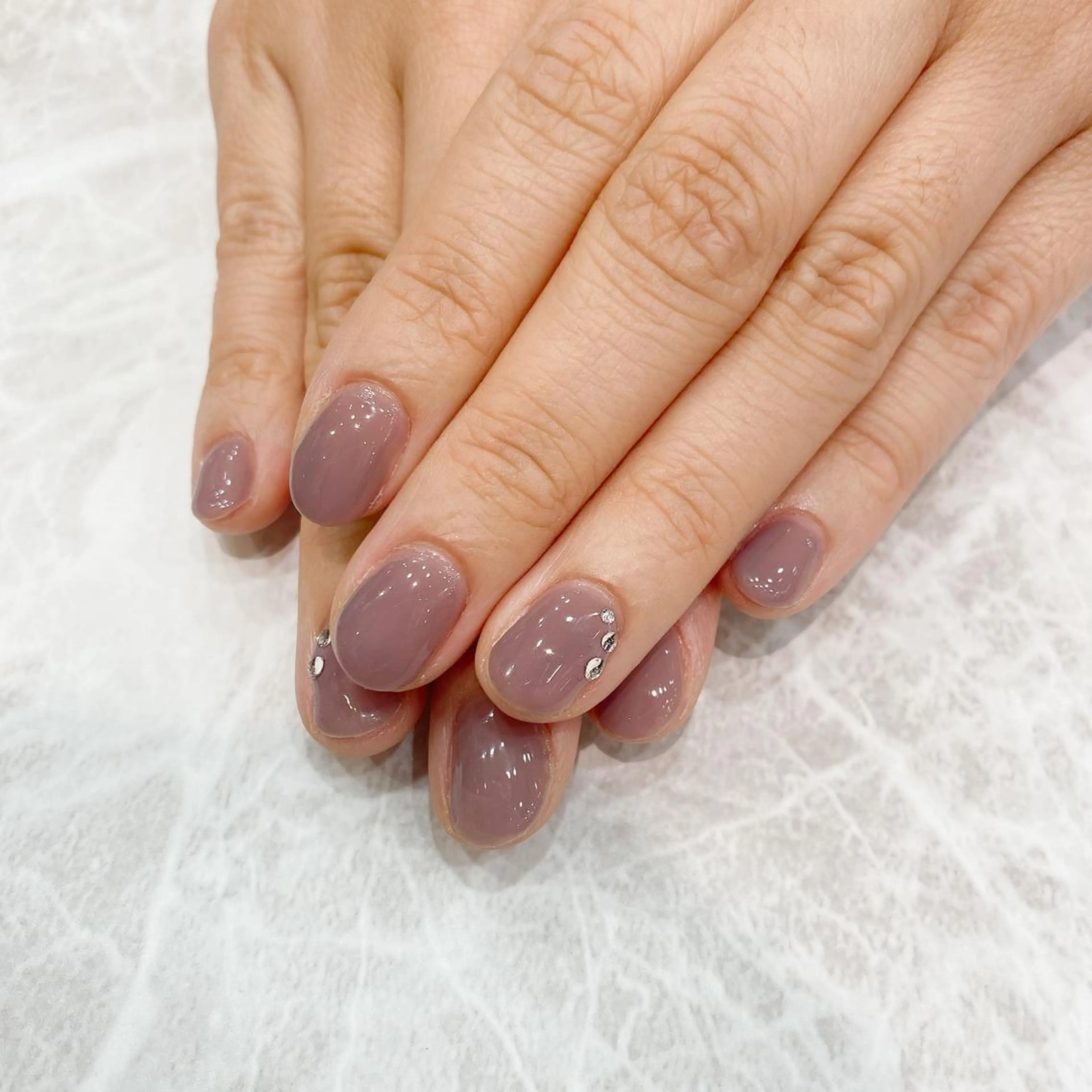 ネイル ワンカラーネイル ストーンネイル ハンドネイル 関谷 真登佳のネイルデザイン