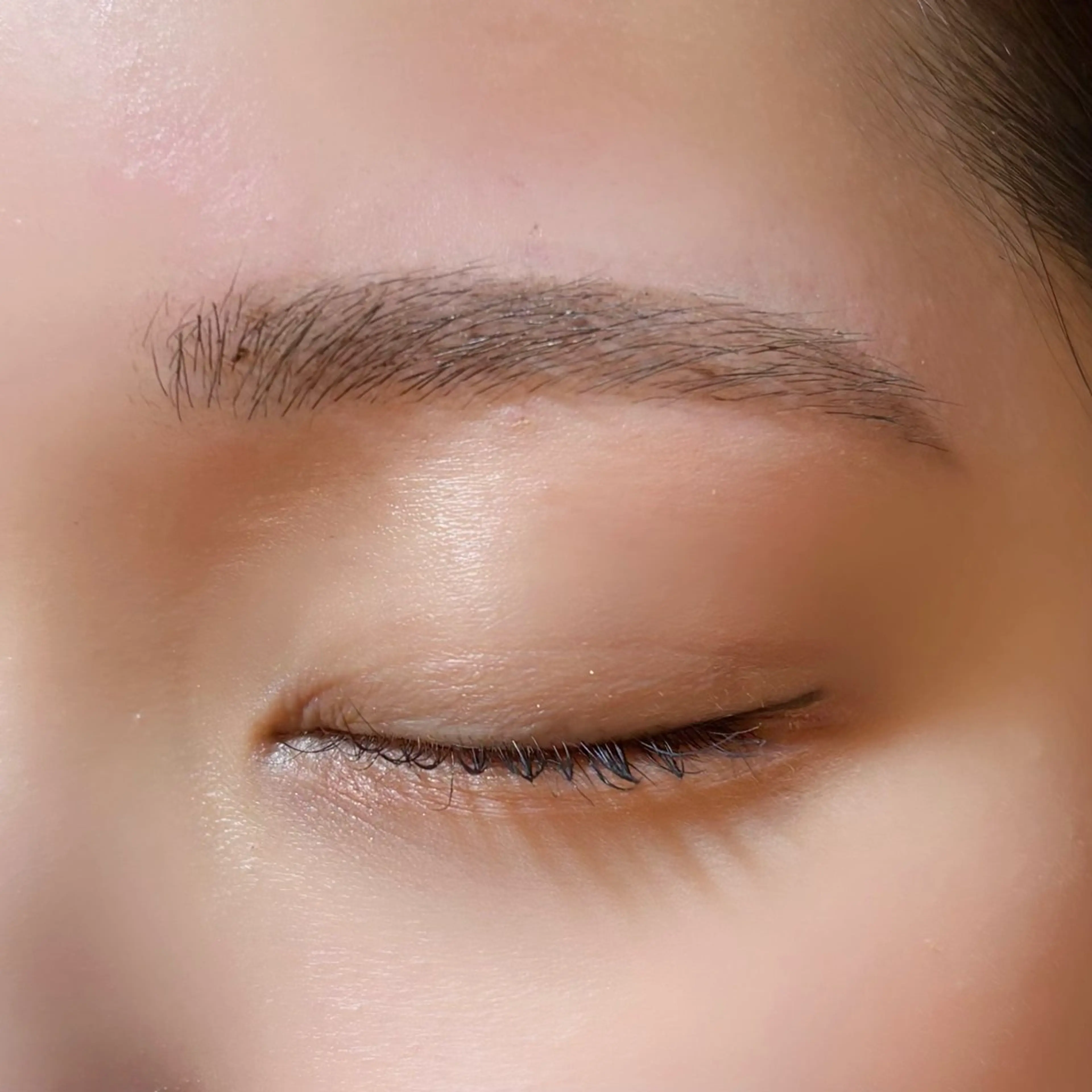 アイブロウ meguru／マツパ ／マツエク／束感のマツエク・マツパデザイン