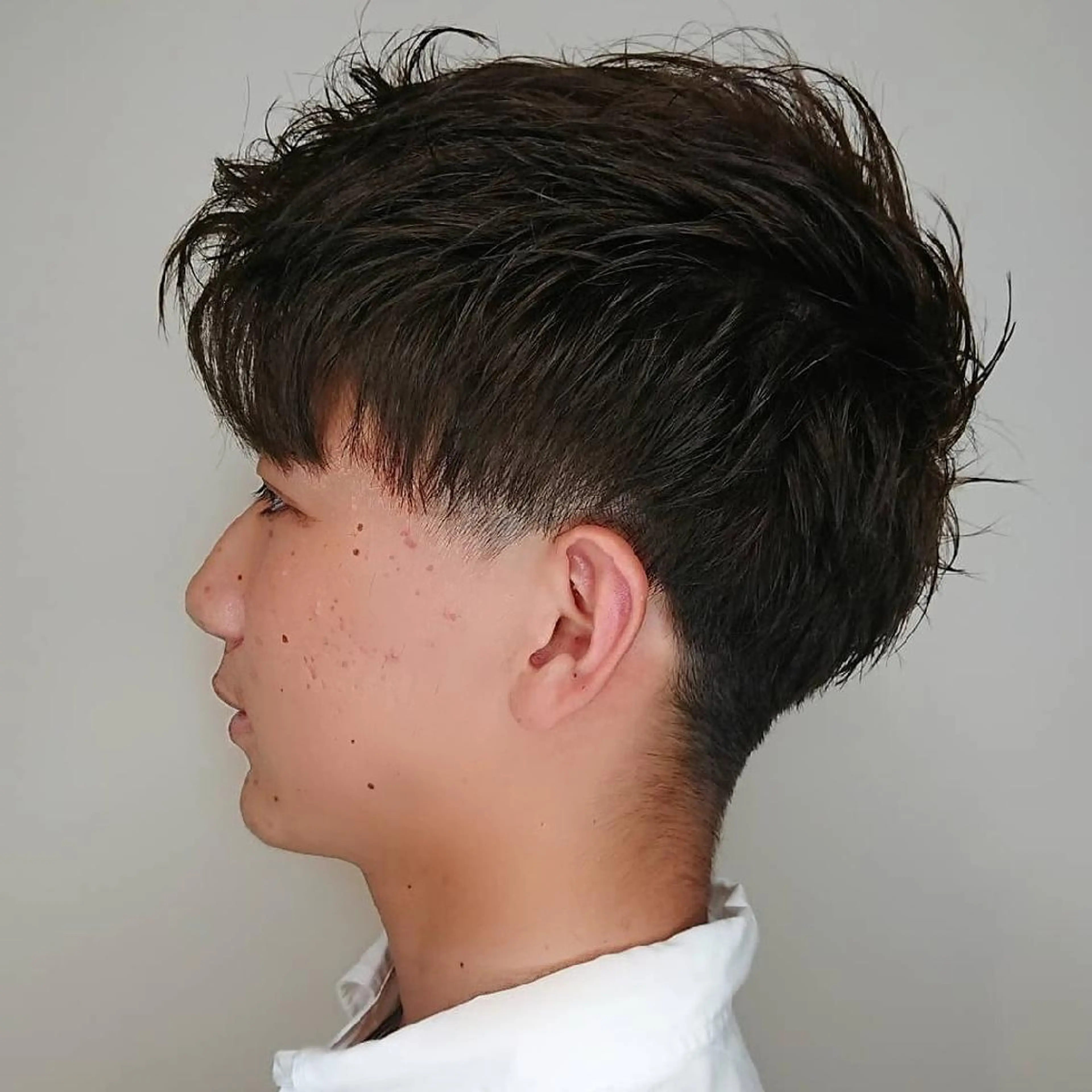 メンズ アップバング メンズブリーチ マッシュ メンズパーマ カット パーマ ブリーチ/ヘアケア/ 艶髪/イギチハルのヘアスタイル