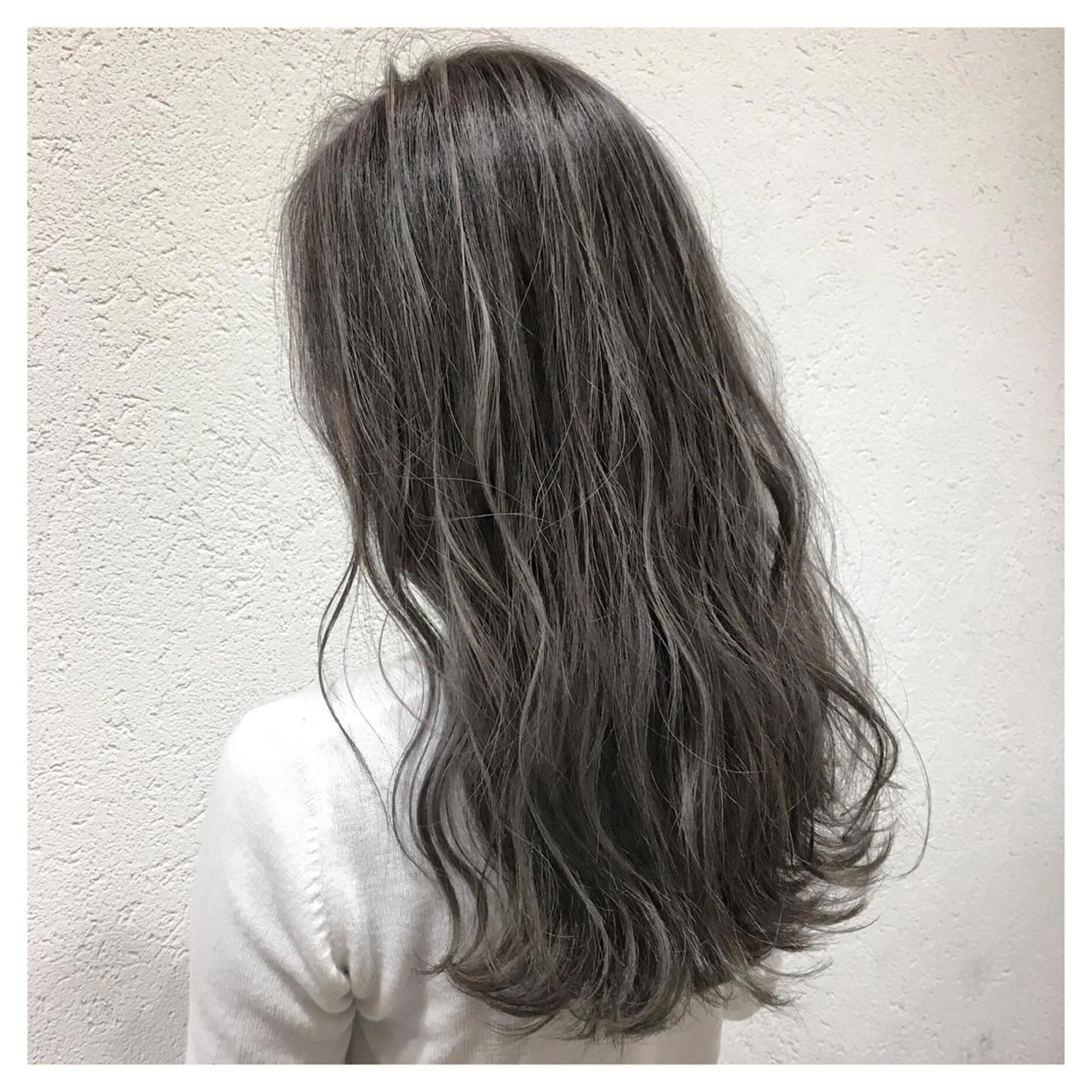 ロング カラー ベージュカラー ハイライトカラー 3Dハイライト ハイライト biscohair 髪にドラマを。のヘアスタイル