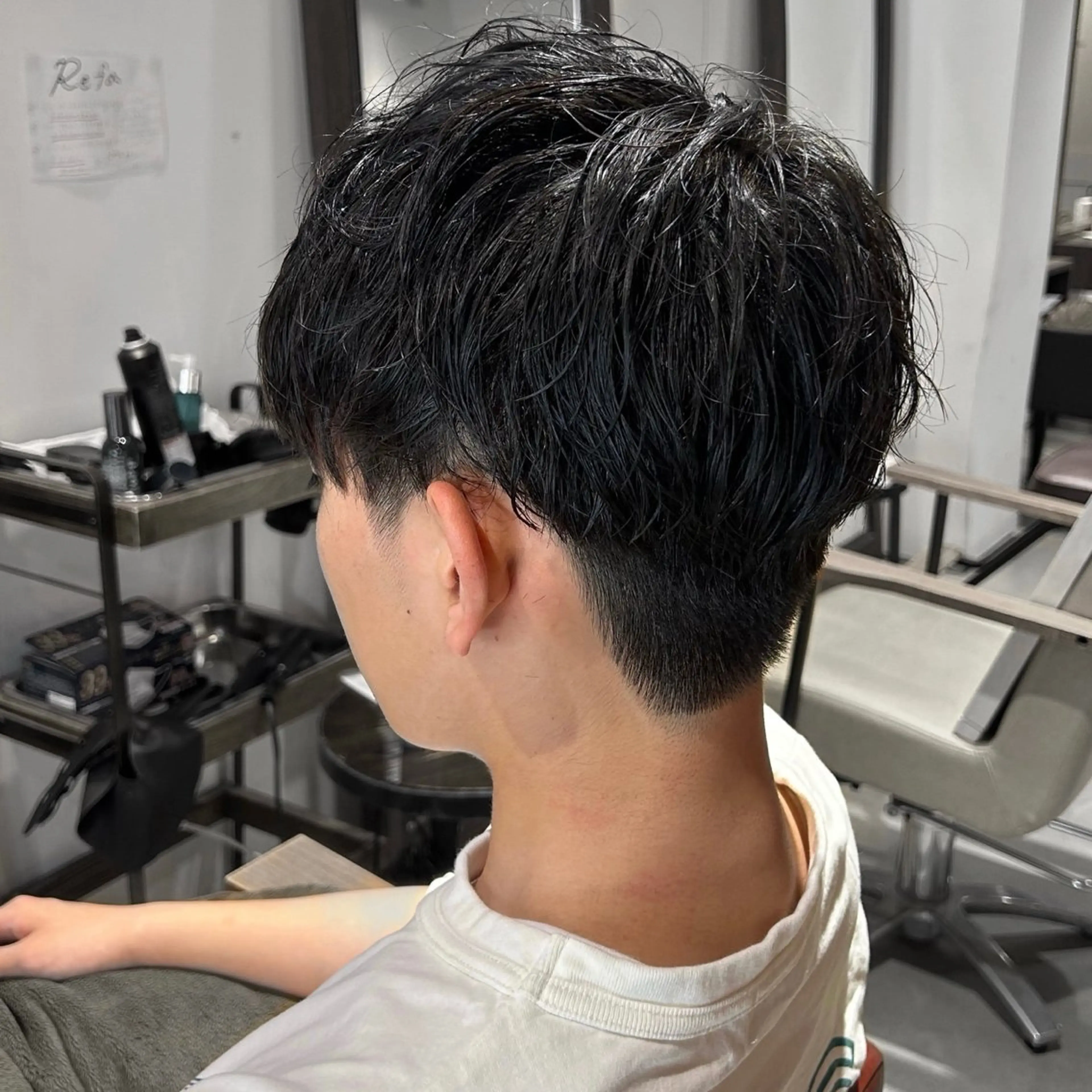 メンズ アイブロウ メンズパーマ メンズツイストパーマ 刈り上げ 波巻きパーマ メンズアイブロウ メンズ専門美容師 MIUのヘアスタイル