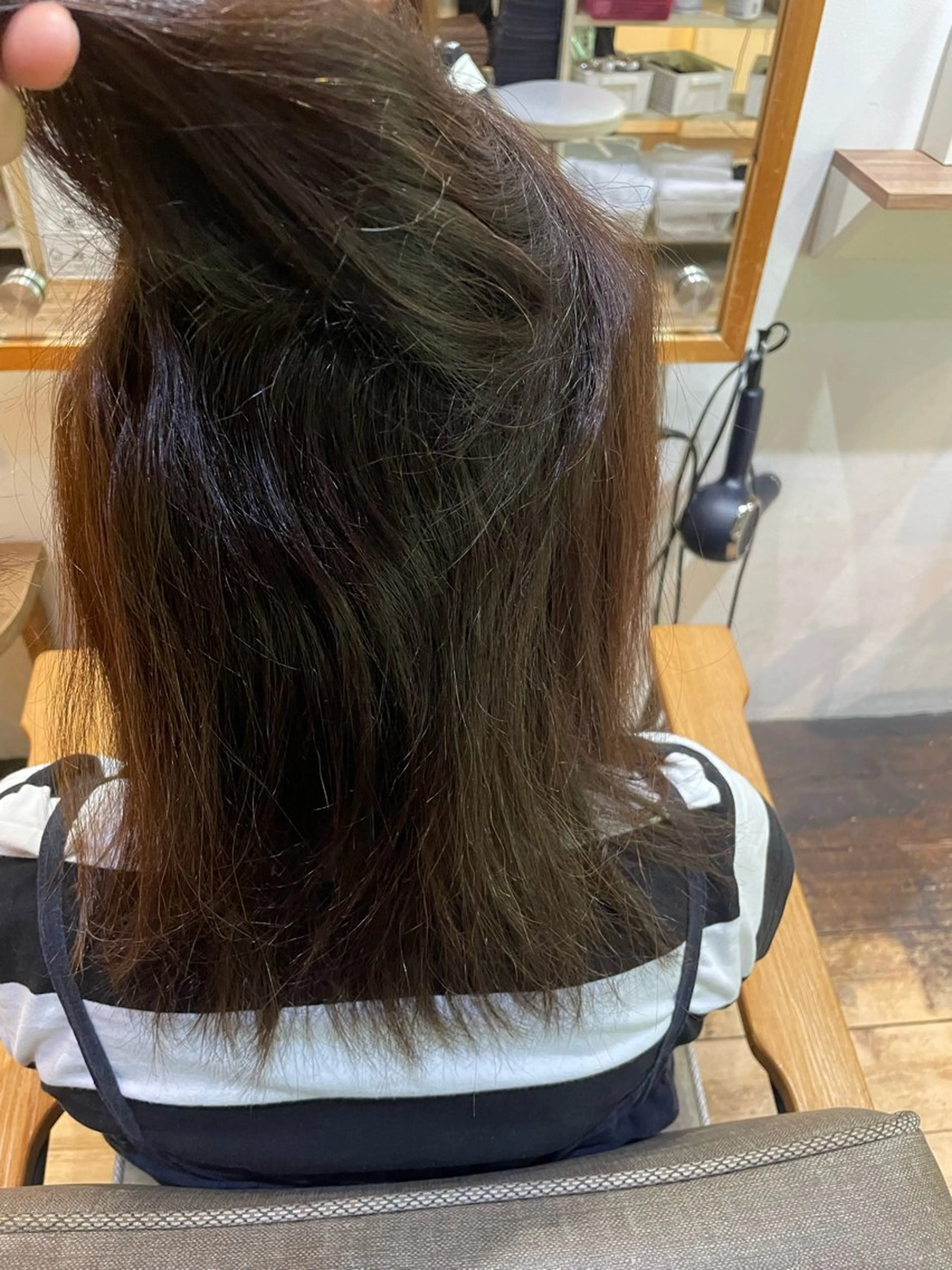 ミディアム 脇 麻紘のヘアスタイル