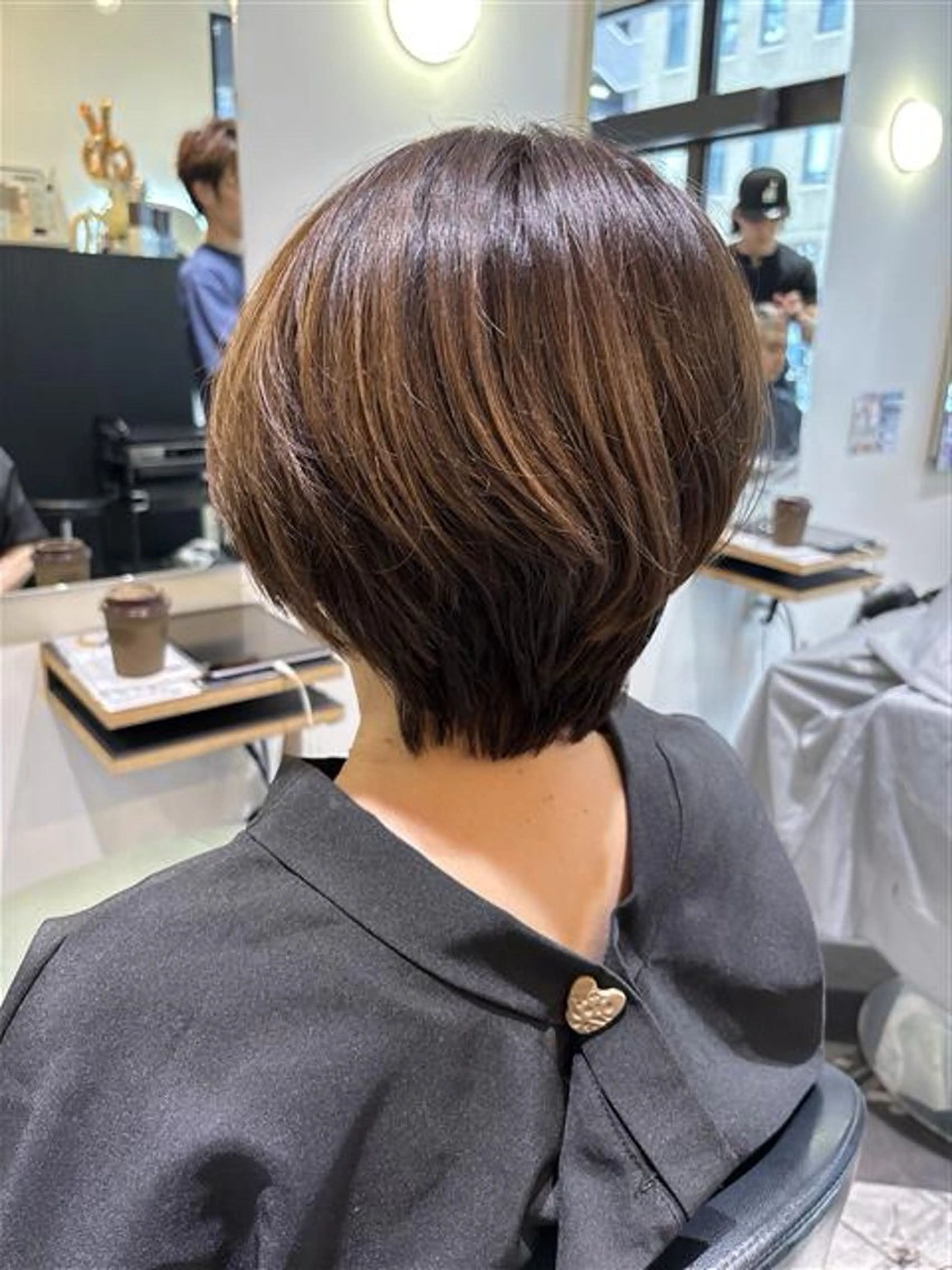 ショート カット 🫧透明感カラーレイ ヤースタイル松浦元海のヘアスタイル