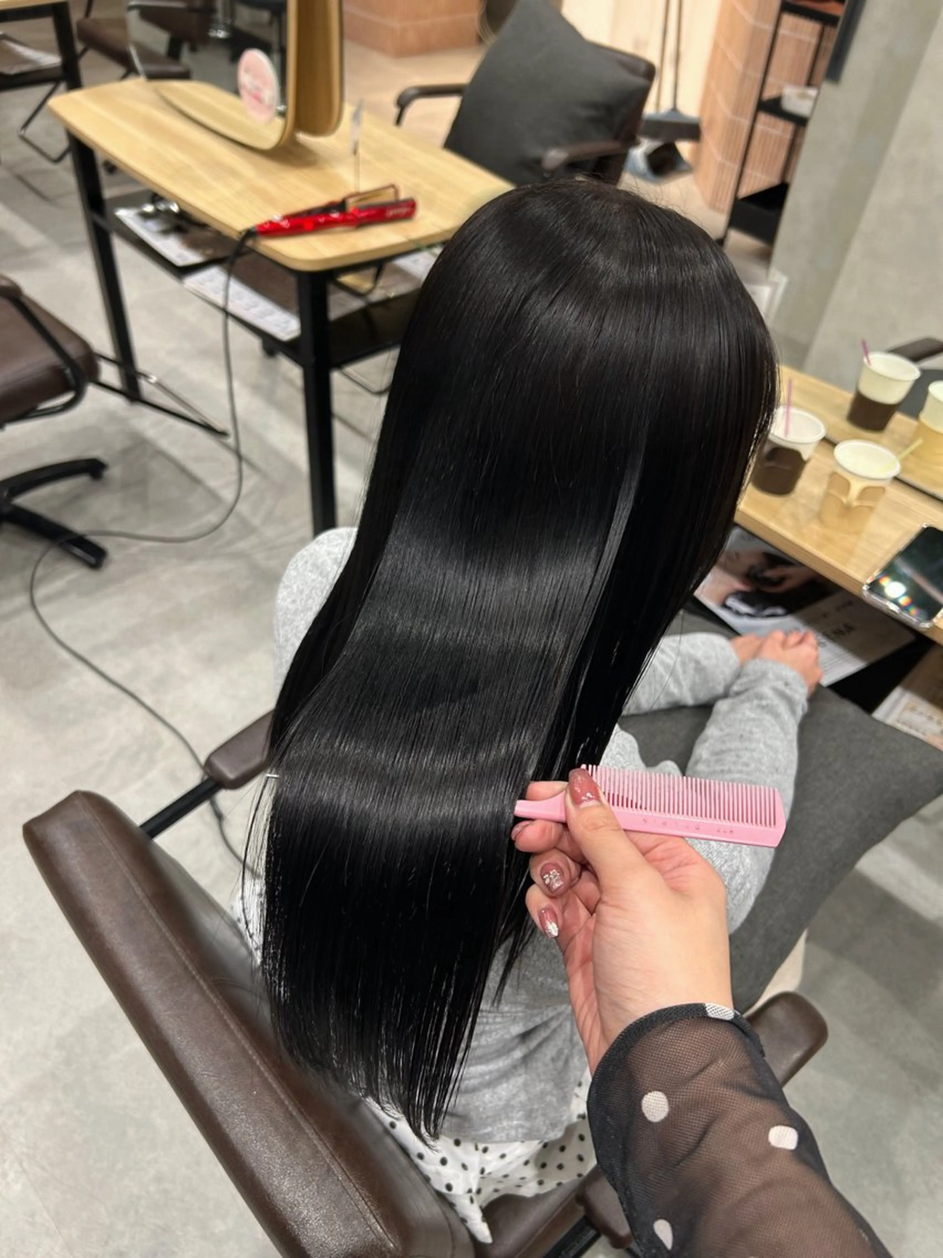 カラー Sakura / Fier umedaのヘアスタイル