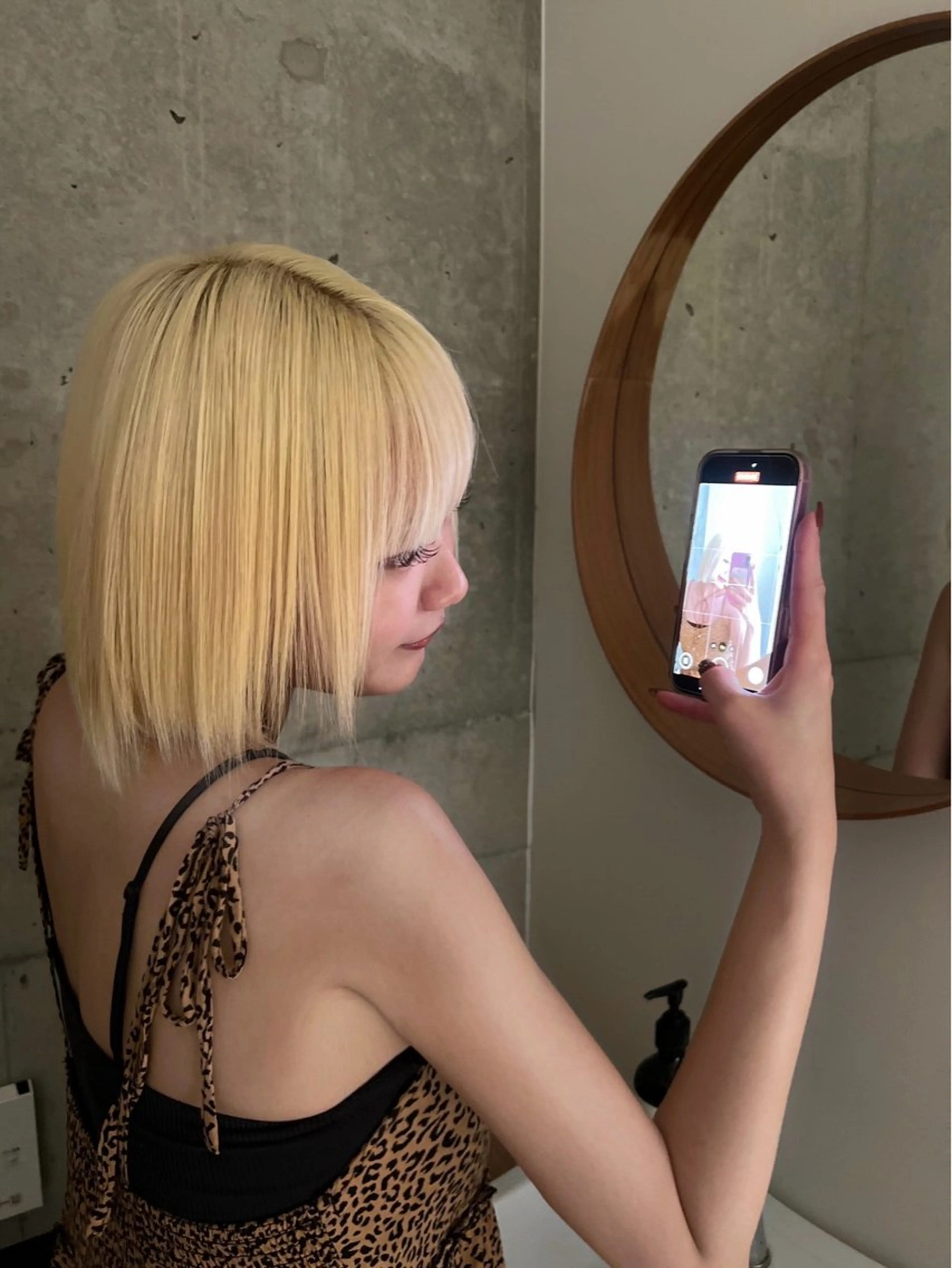 ミディアム ヘアカラー ニーナ/nimes /ハイトーンカラーのヘアスタイル
