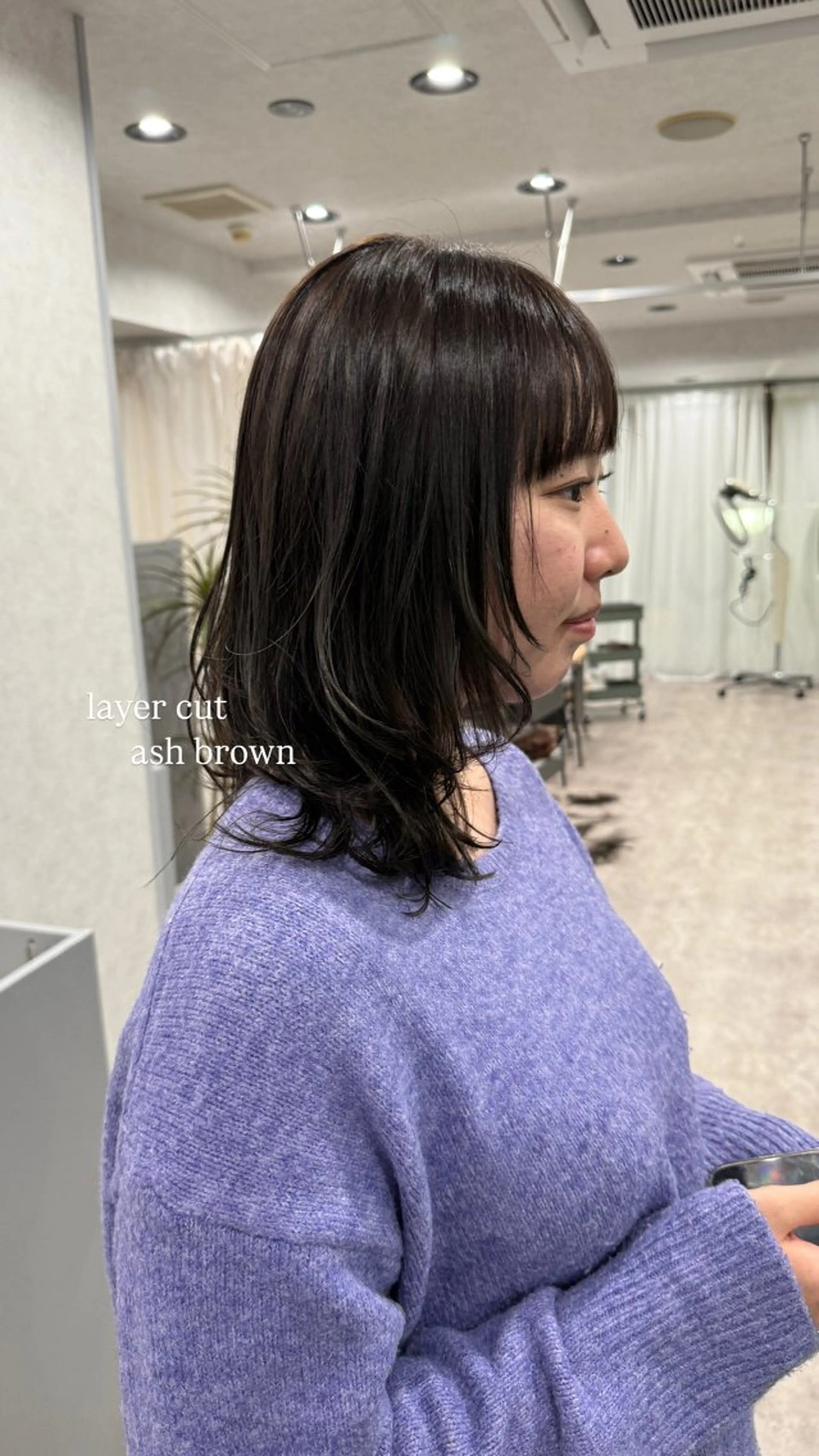 ミディアム カラー ミウラナツサ /レイヤーカットのヘアスタイル