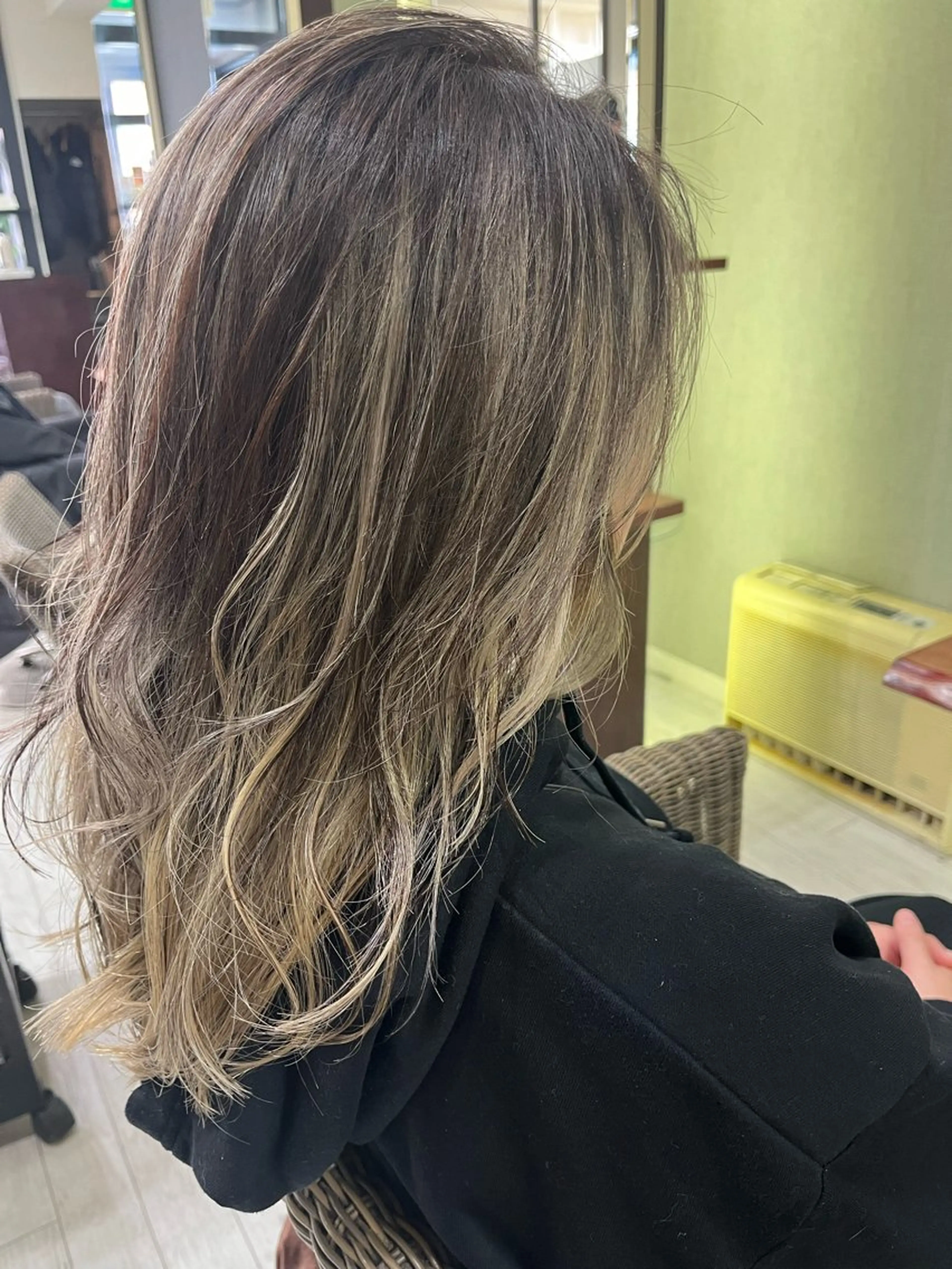 セミロング レイヤーカット カット ヘアカラー トリートメント ママ美容師 ＊ヒマワリのヘアスタイル