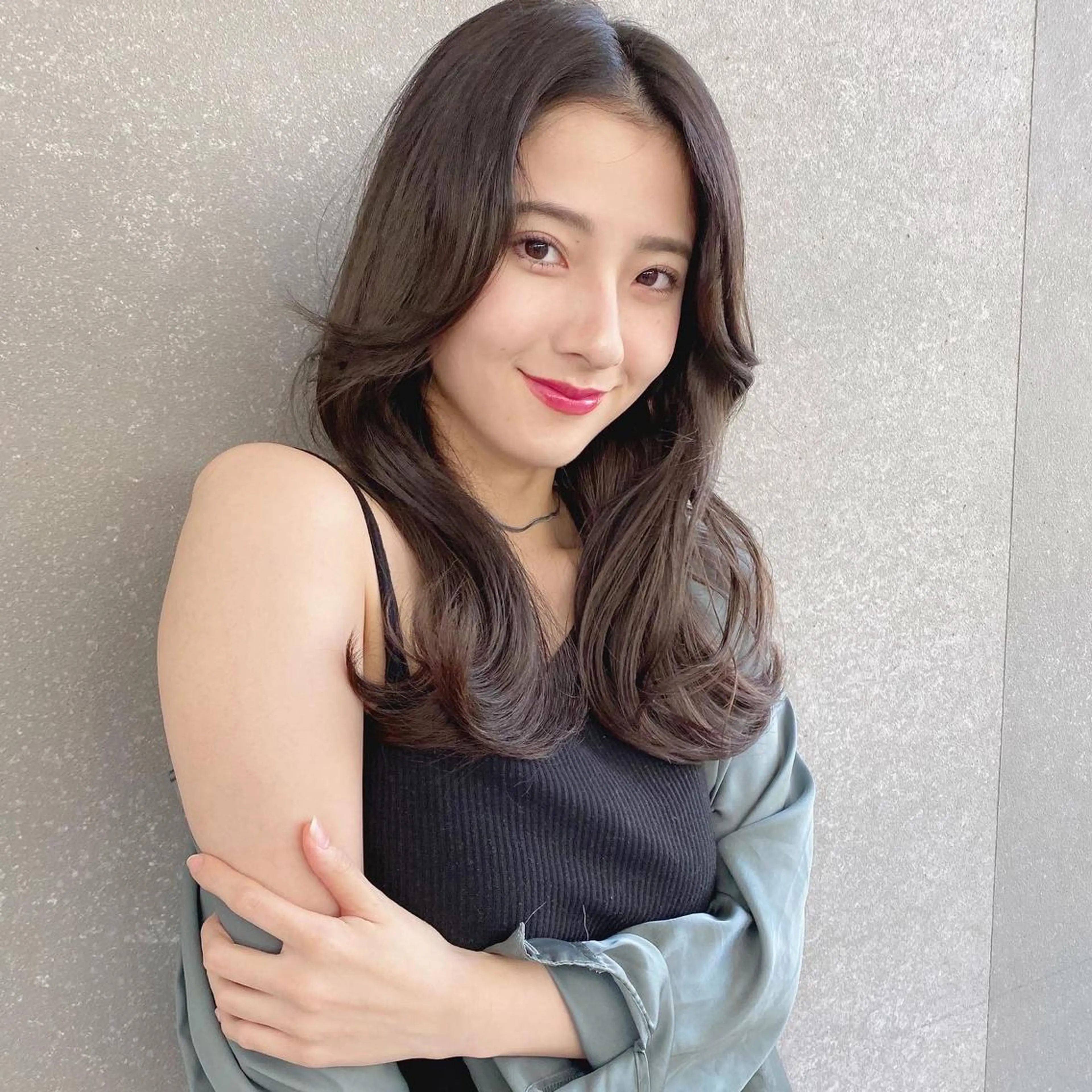 ロング カット ヘアカラー トリートメント 山本翔一郎 韓国顔周りレイヤーのヘアスタイル