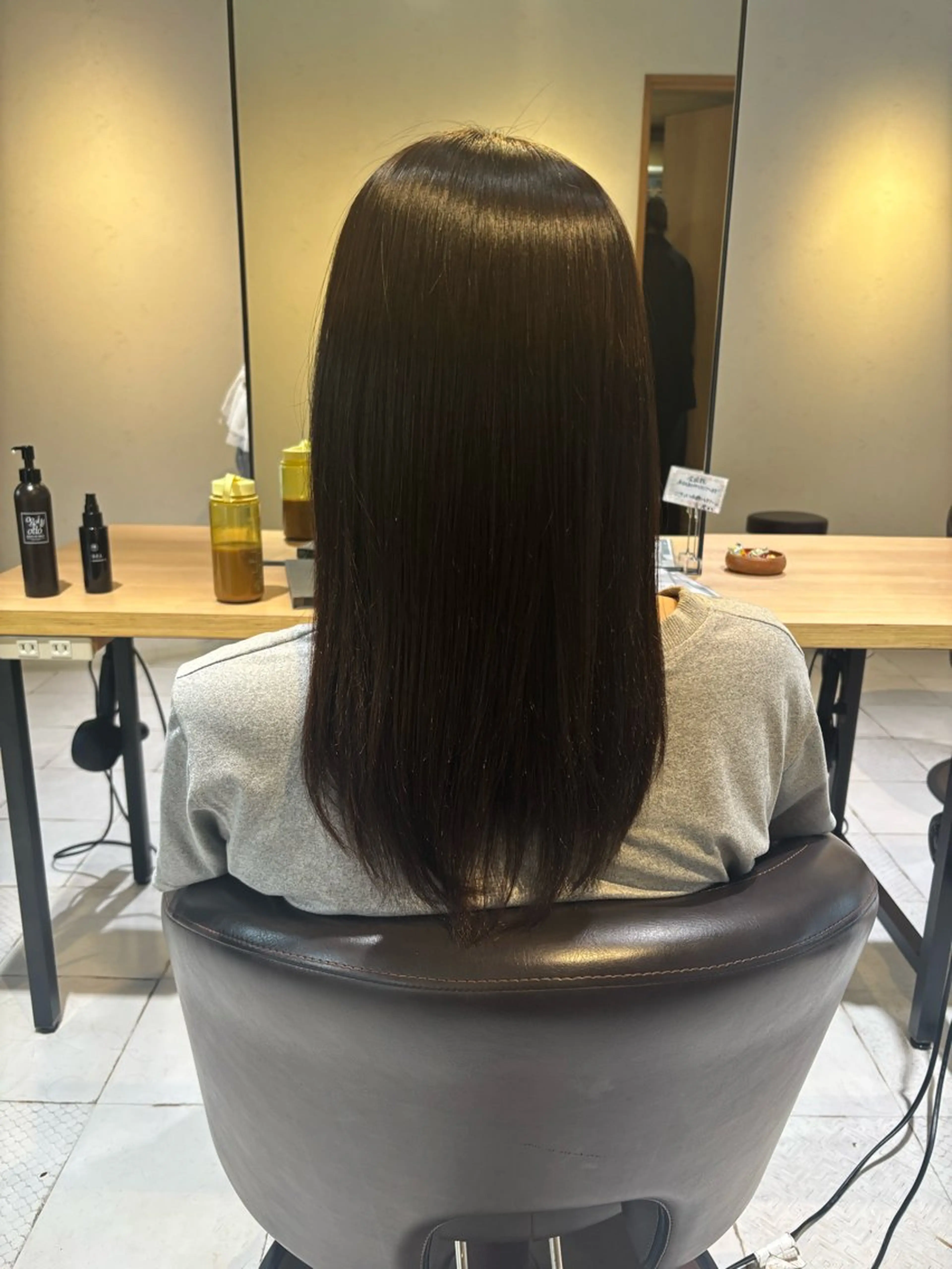 セミロング 髪質改善 カット 縮毛矯正 トリートメント 尾形 百花のヘアスタイル