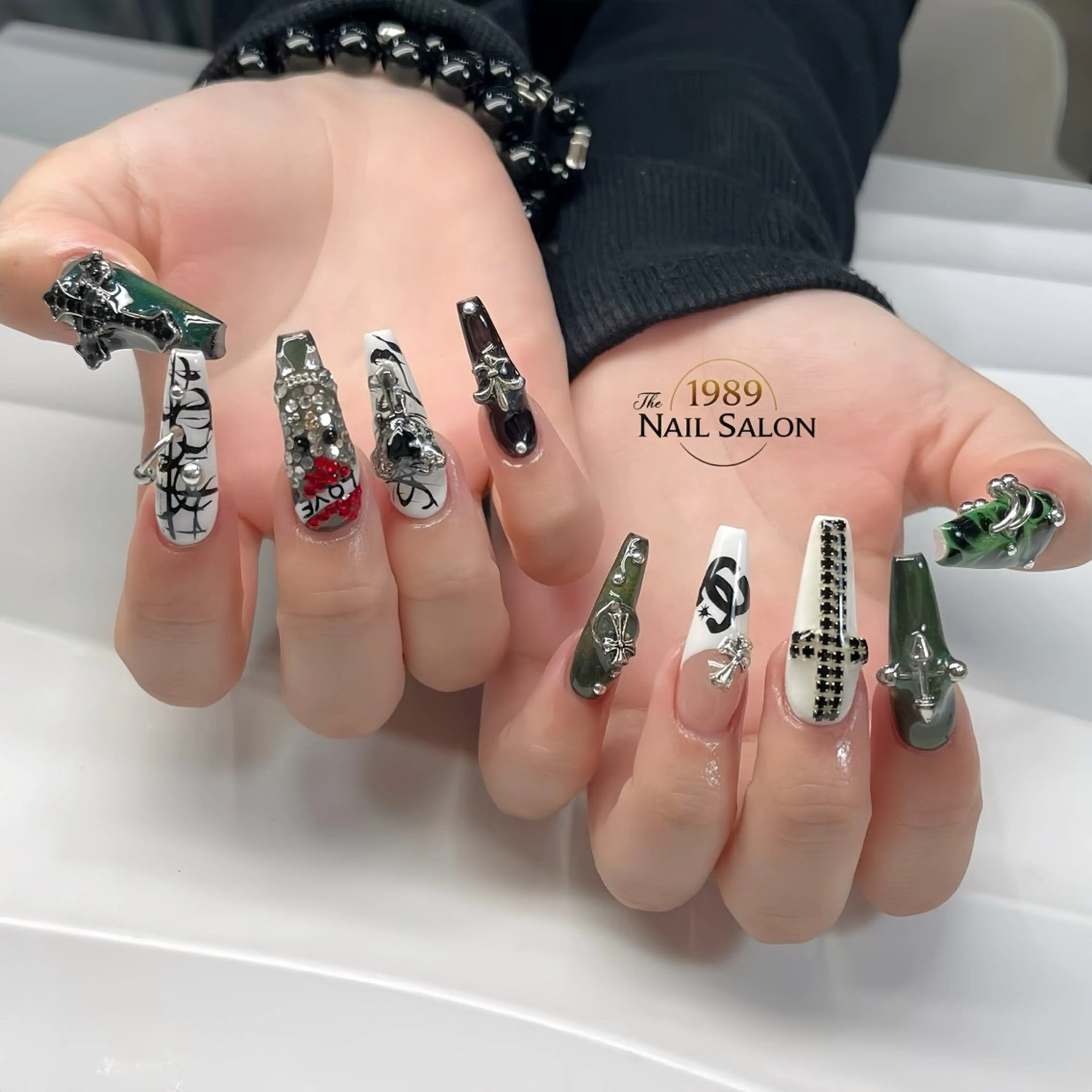 ネイル ハンドネイル The 1989 Nail Salonのネイルデザイン