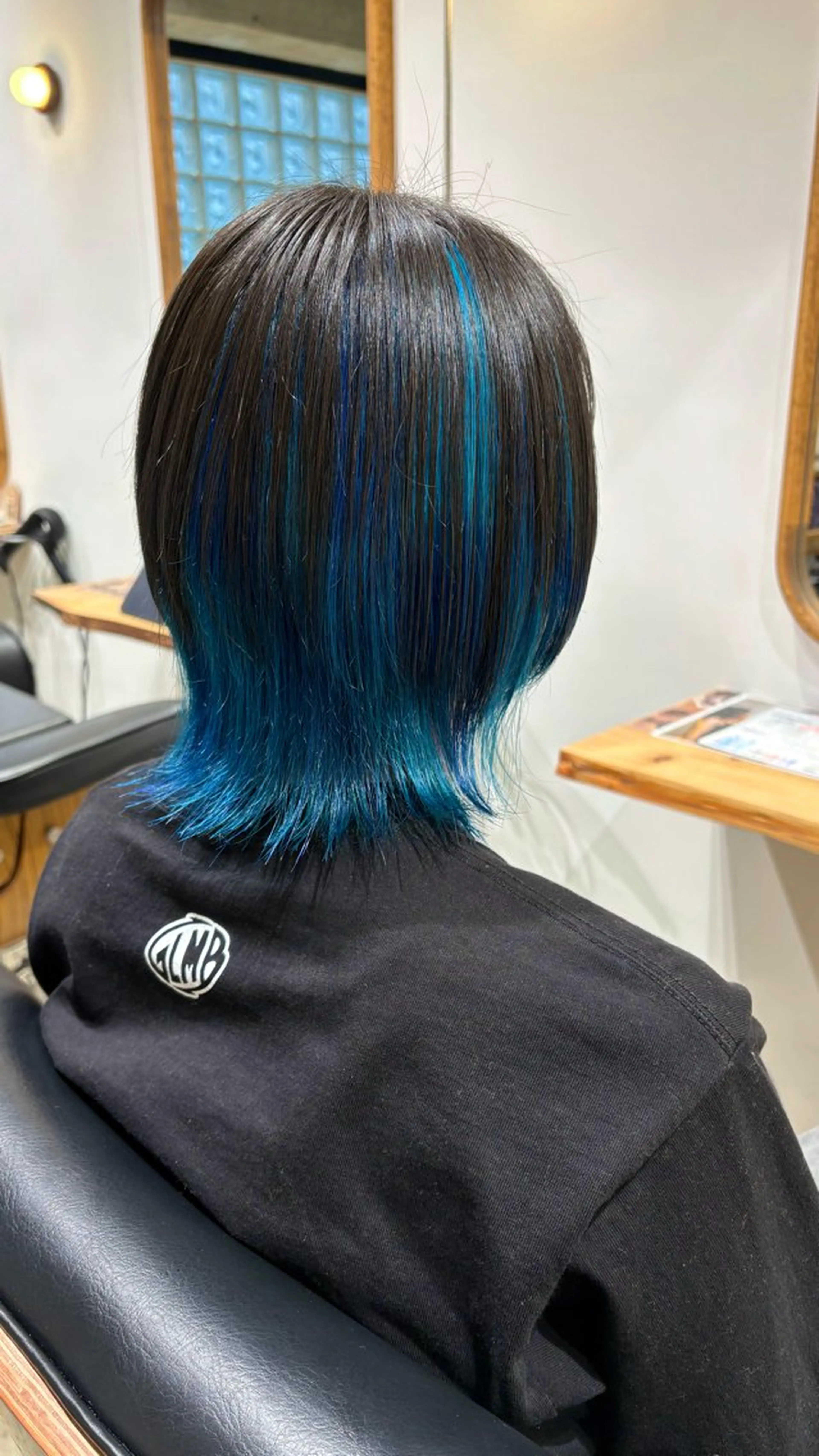 ミディアム カラー ブルーカラー パ ルのヘアスタイル