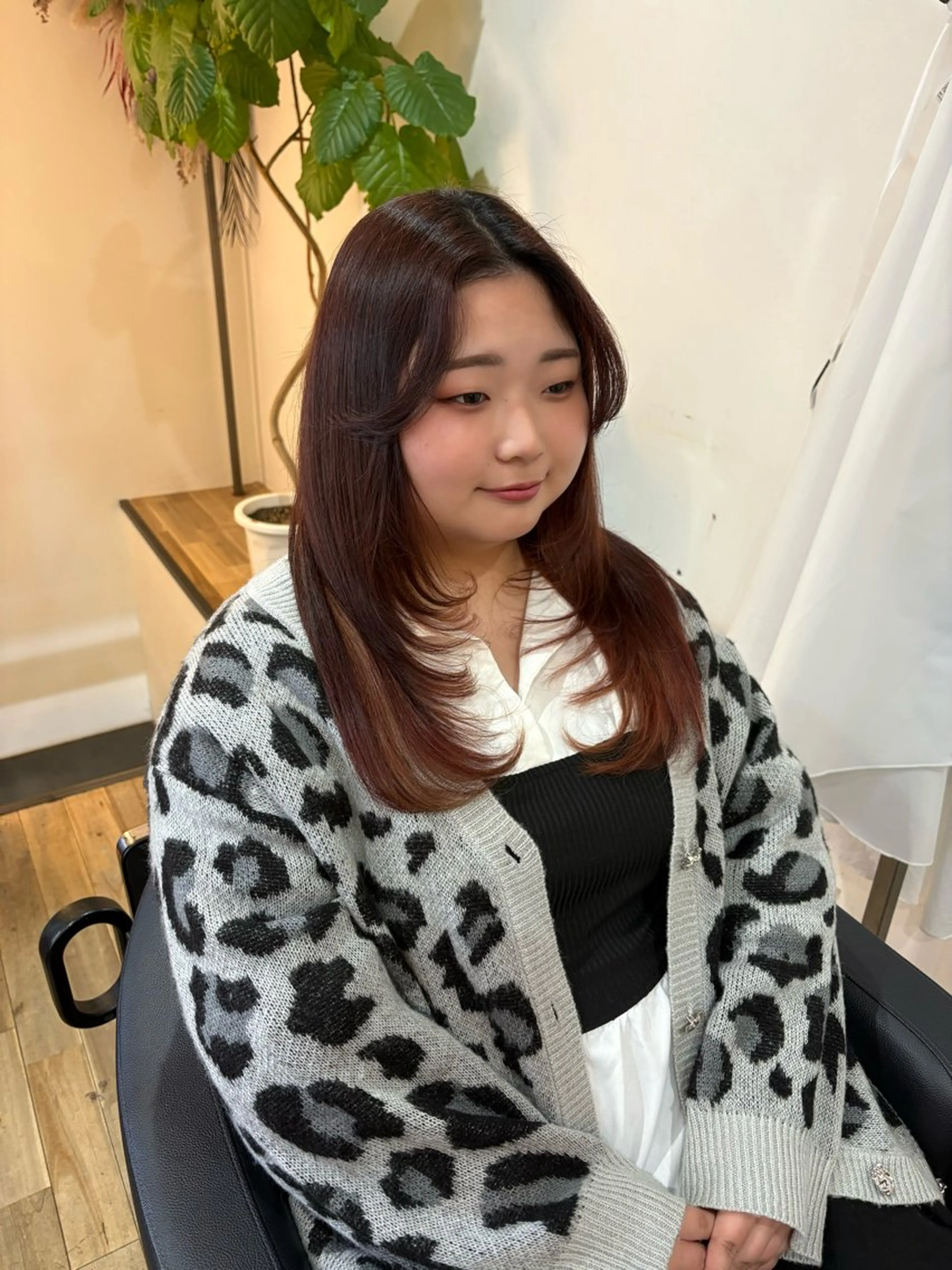 ロング レイヤーカット 顔周りカット ピンク カラー🩰りりのヘアスタイル