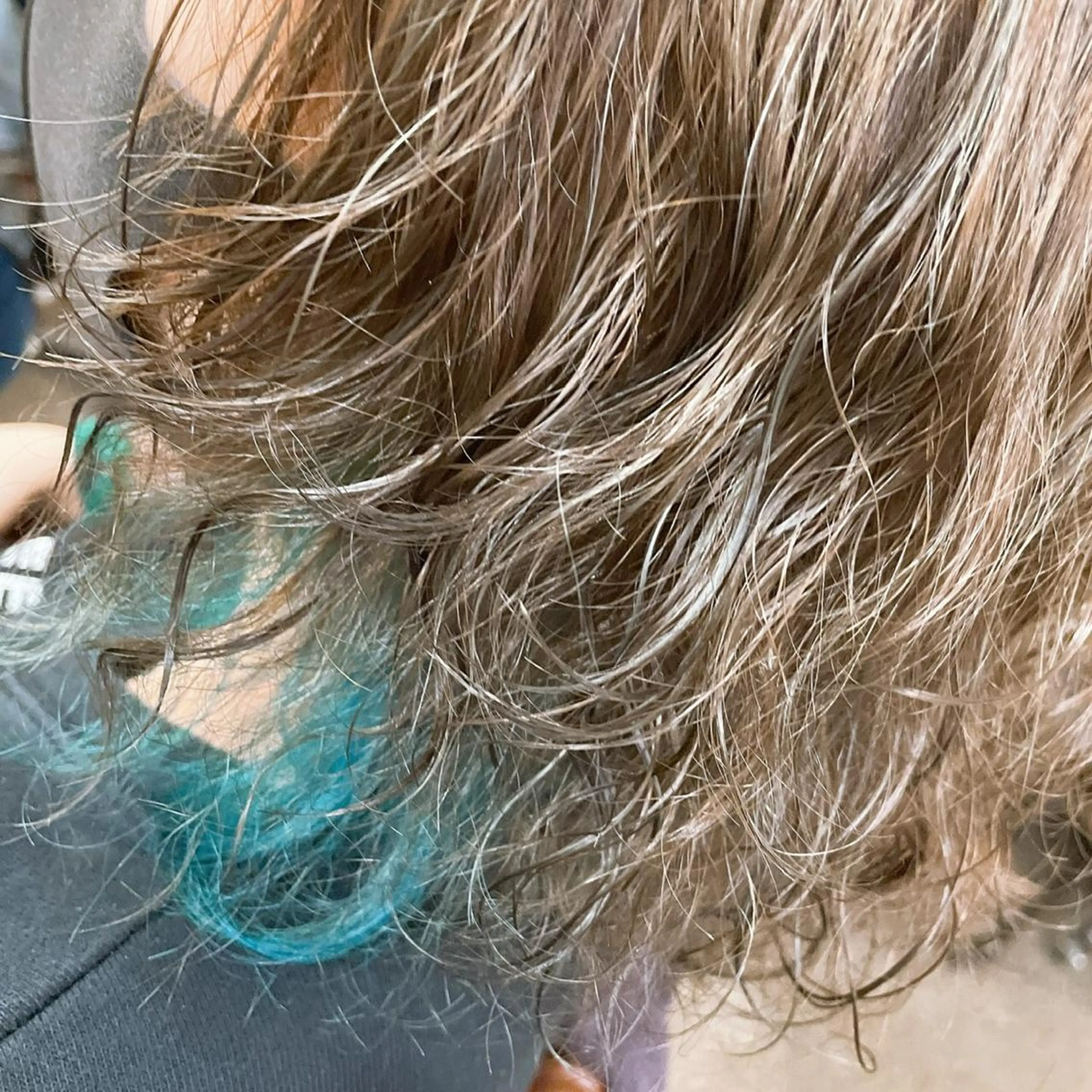 ミディアム カラー イヤリングカラー Ai 浅草橋店のヘアスタイル