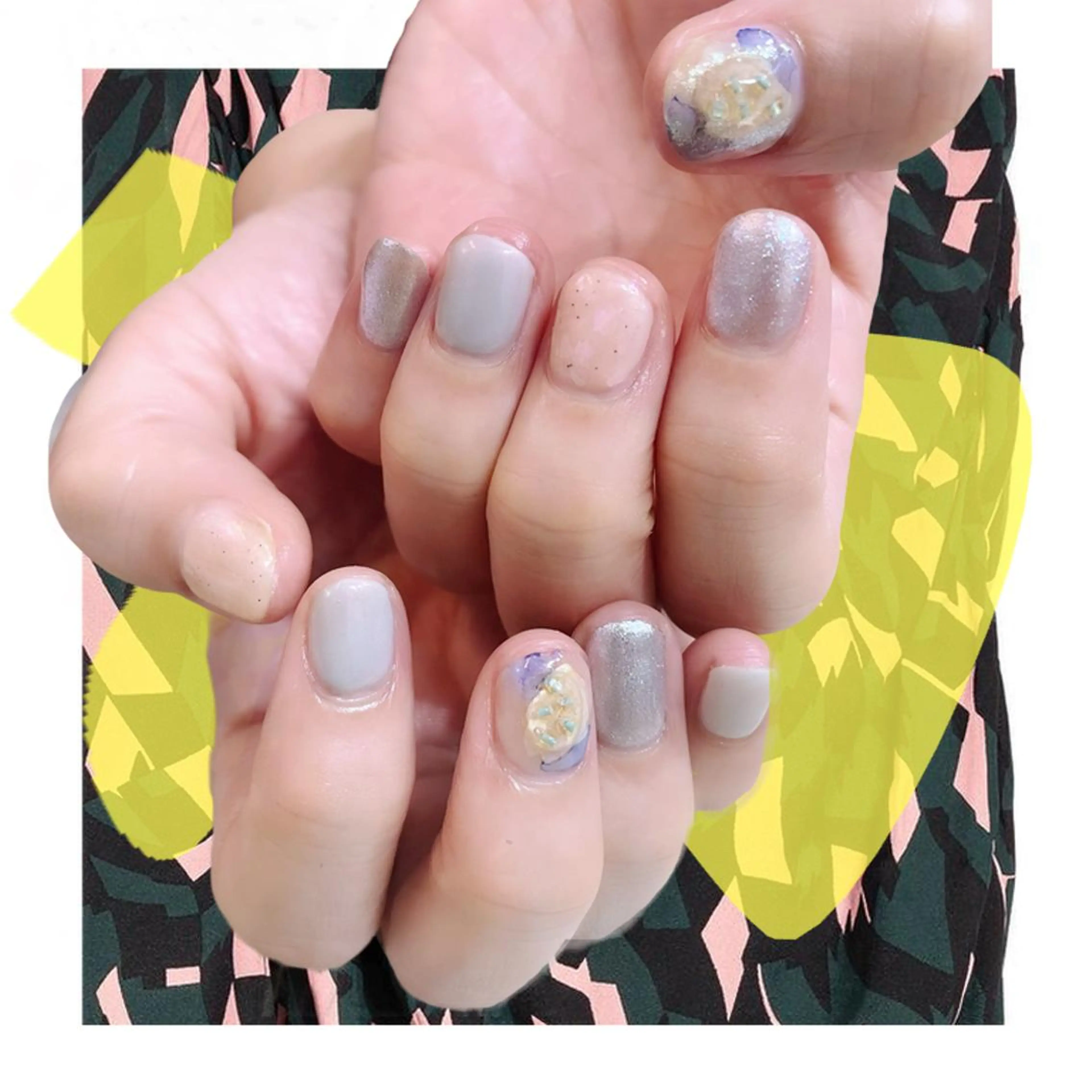 ネイル オーロラネイル 氷ネイル・うるうるネイル 韓国ネイル マグネットネイル ミラーネイル ハンドネイル VOLLMOND nailのネイルデザイン