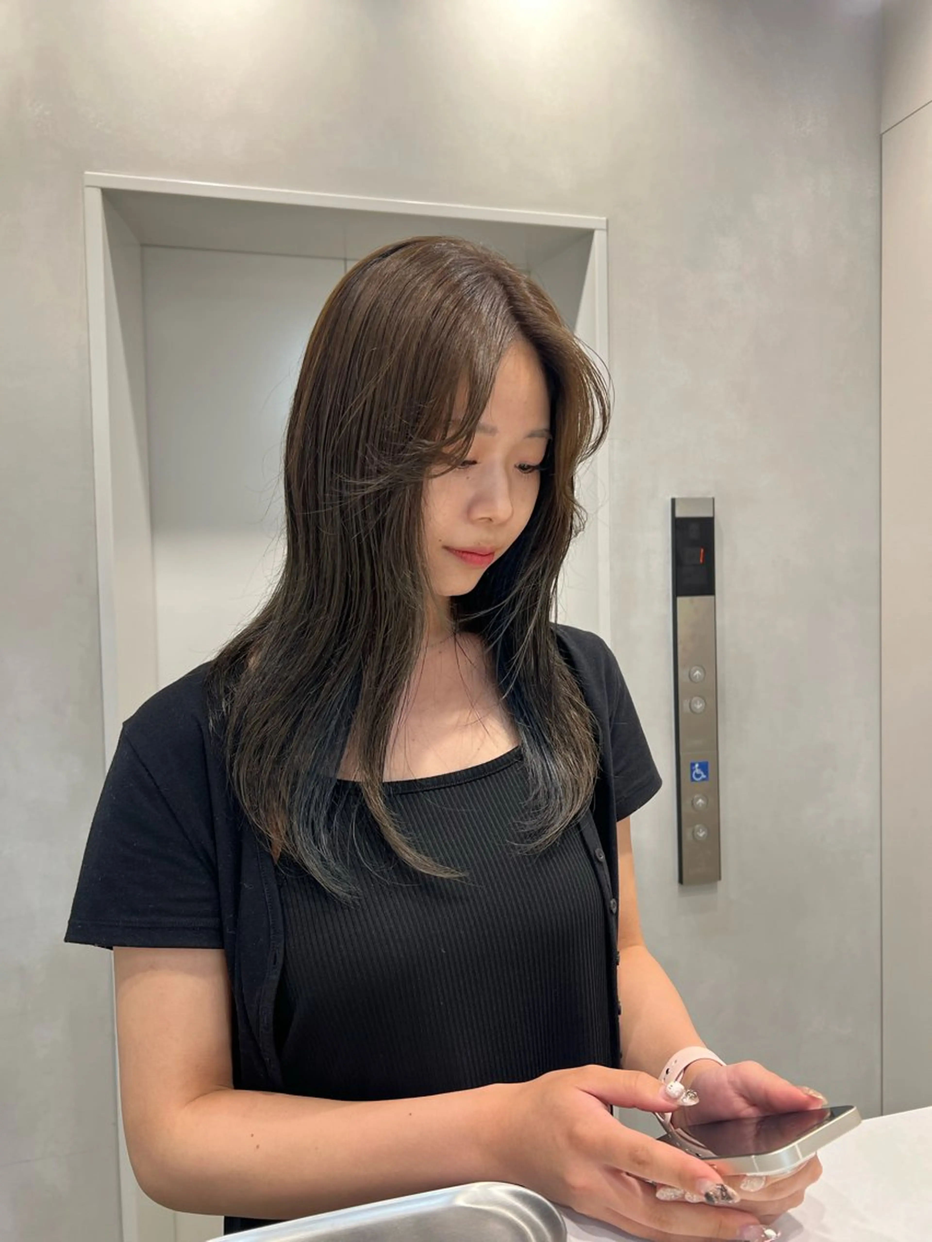 ロング カラー インナーカラー オリーブカラー ayaka 🍀のヘアスタイル