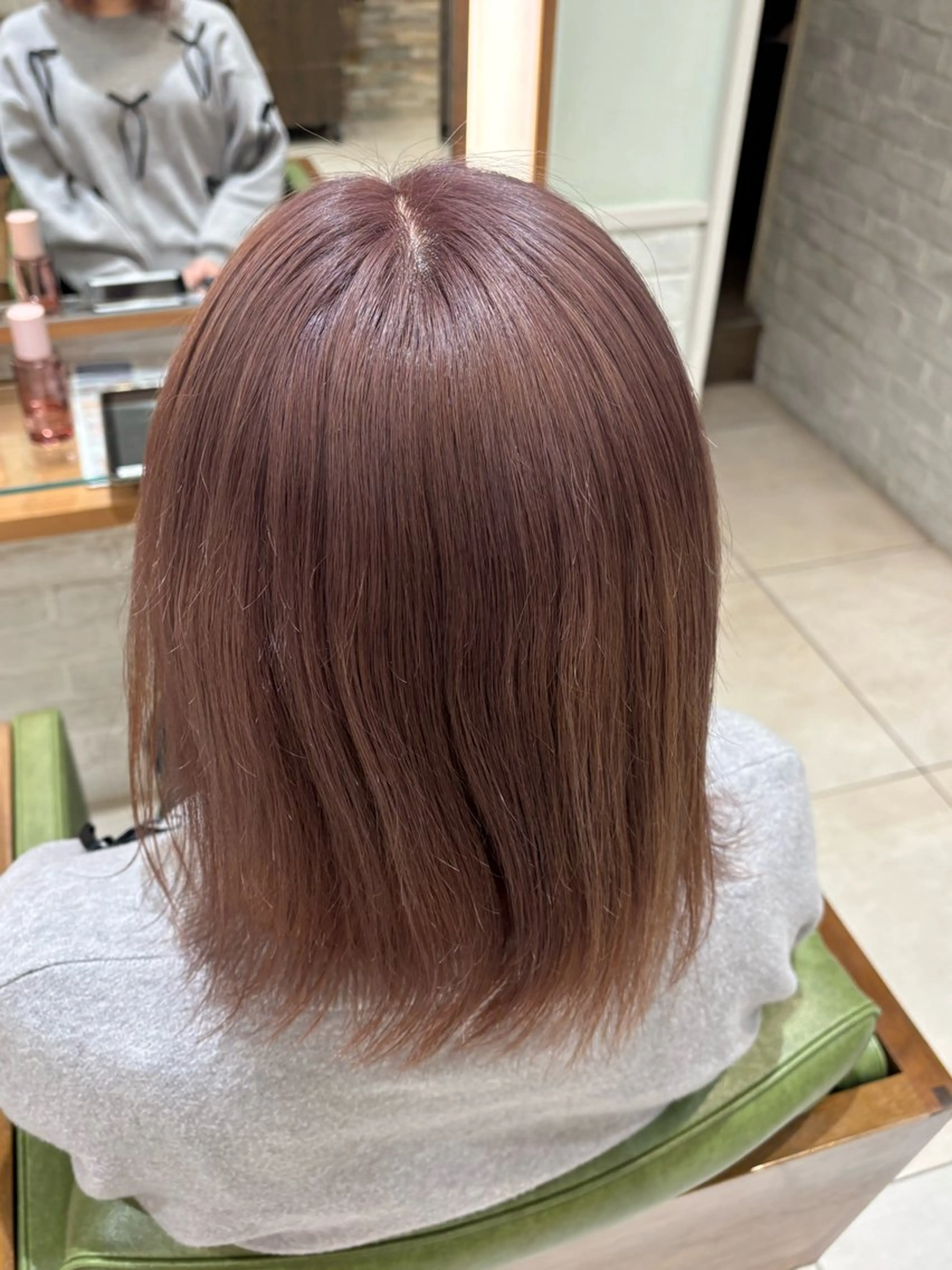 カラー ベージュカラー ブリーチ ミルクティーベージュ ピンクカラー ヘアカラー 金子 歩美のヘアスタイル