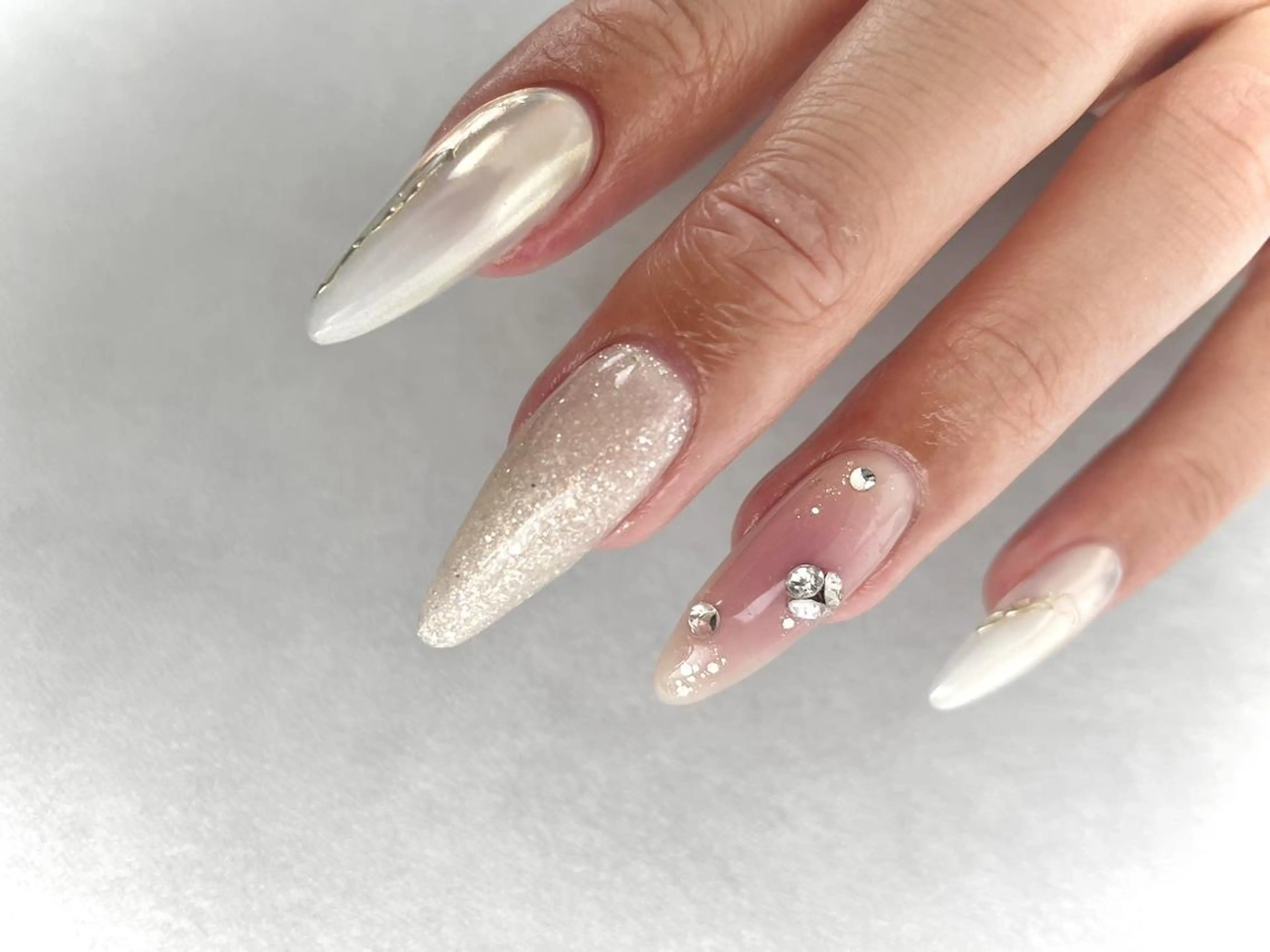 オフ/ケア込🔸ハンド✨持込Aコース💅✨(3​〜​4本アート)キャラクター不可❌の写真