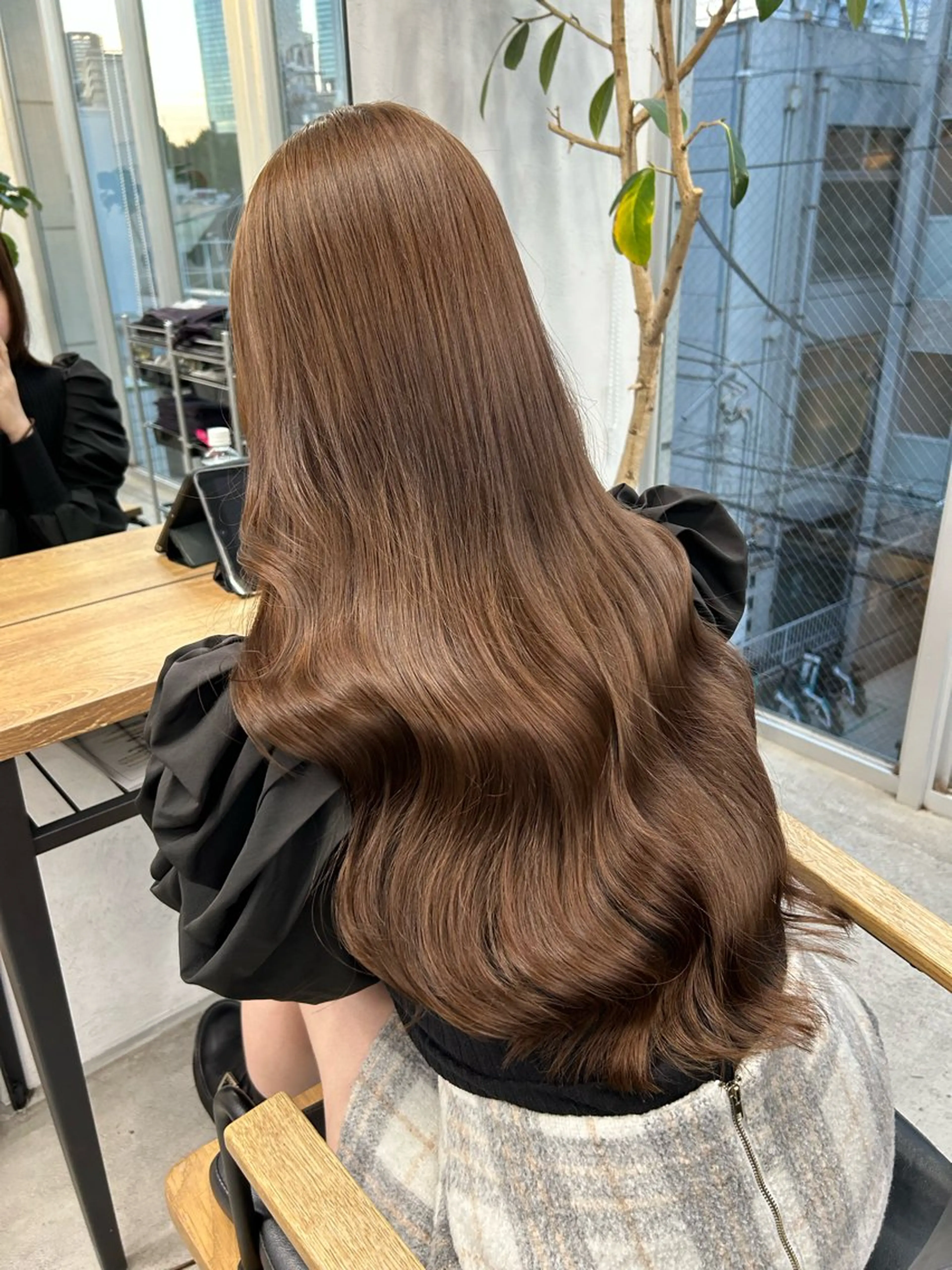 ロング カラー ベージュカラー ブリーチ ダブルカラー ブリーチなしカラー トリートメント RYOSUKE ハイトーンのヘアスタイル
