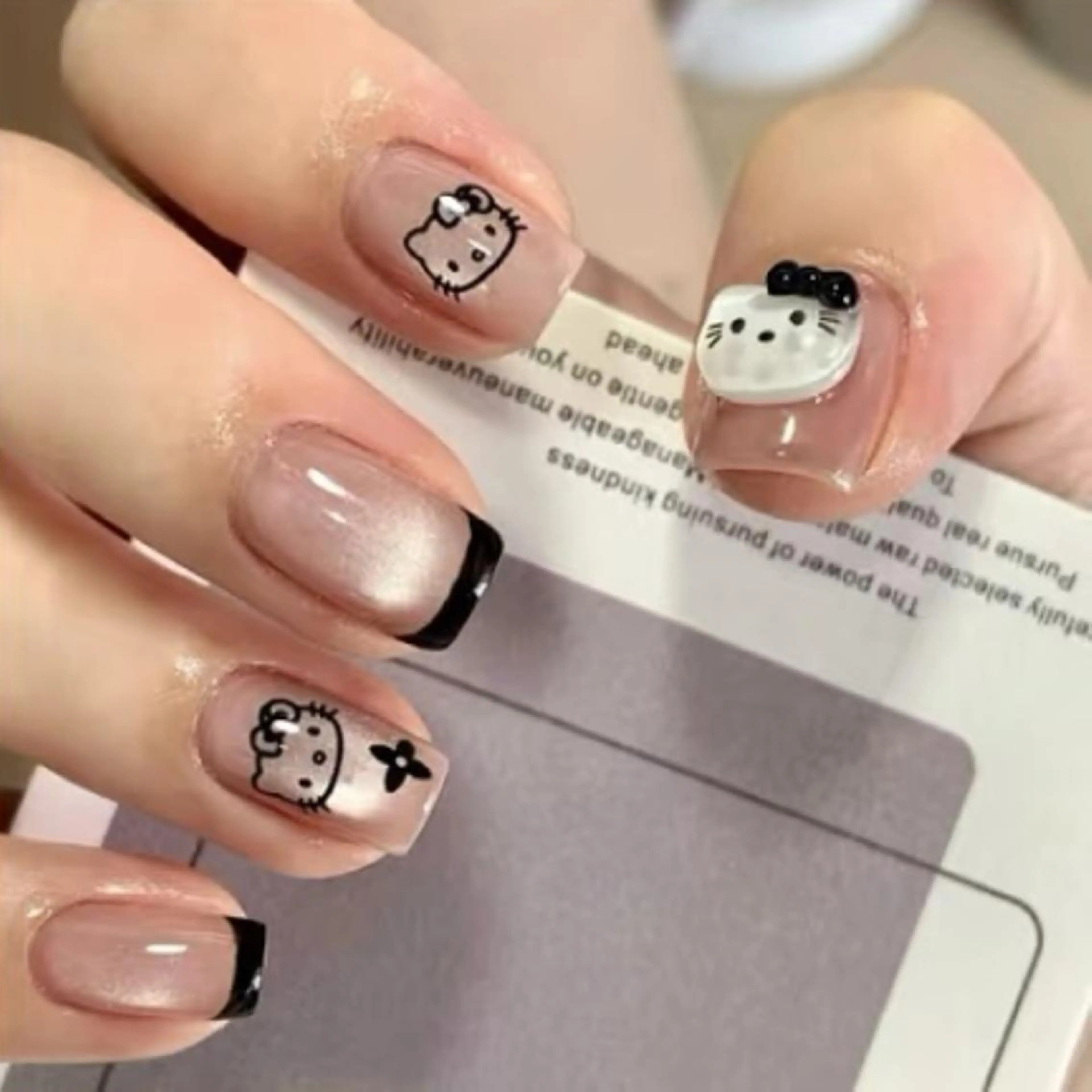 ネイル フレンチネイル マグネットネイル 綾香 Nail高円寺のネイルデザイン